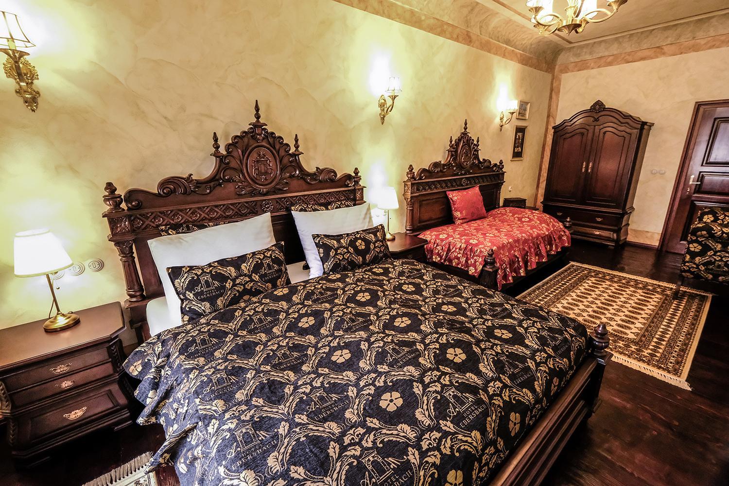 Suite John Dee
