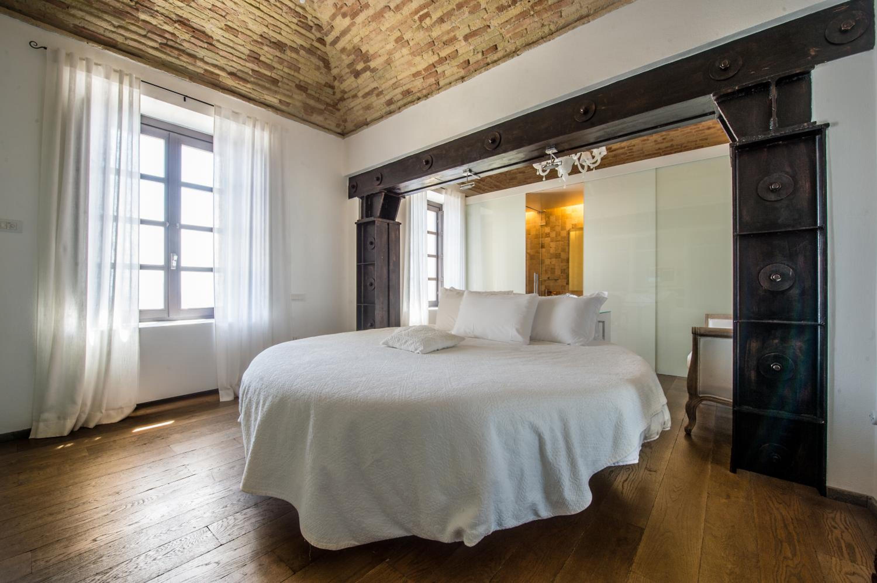 Suite with Sea View - Main Building
