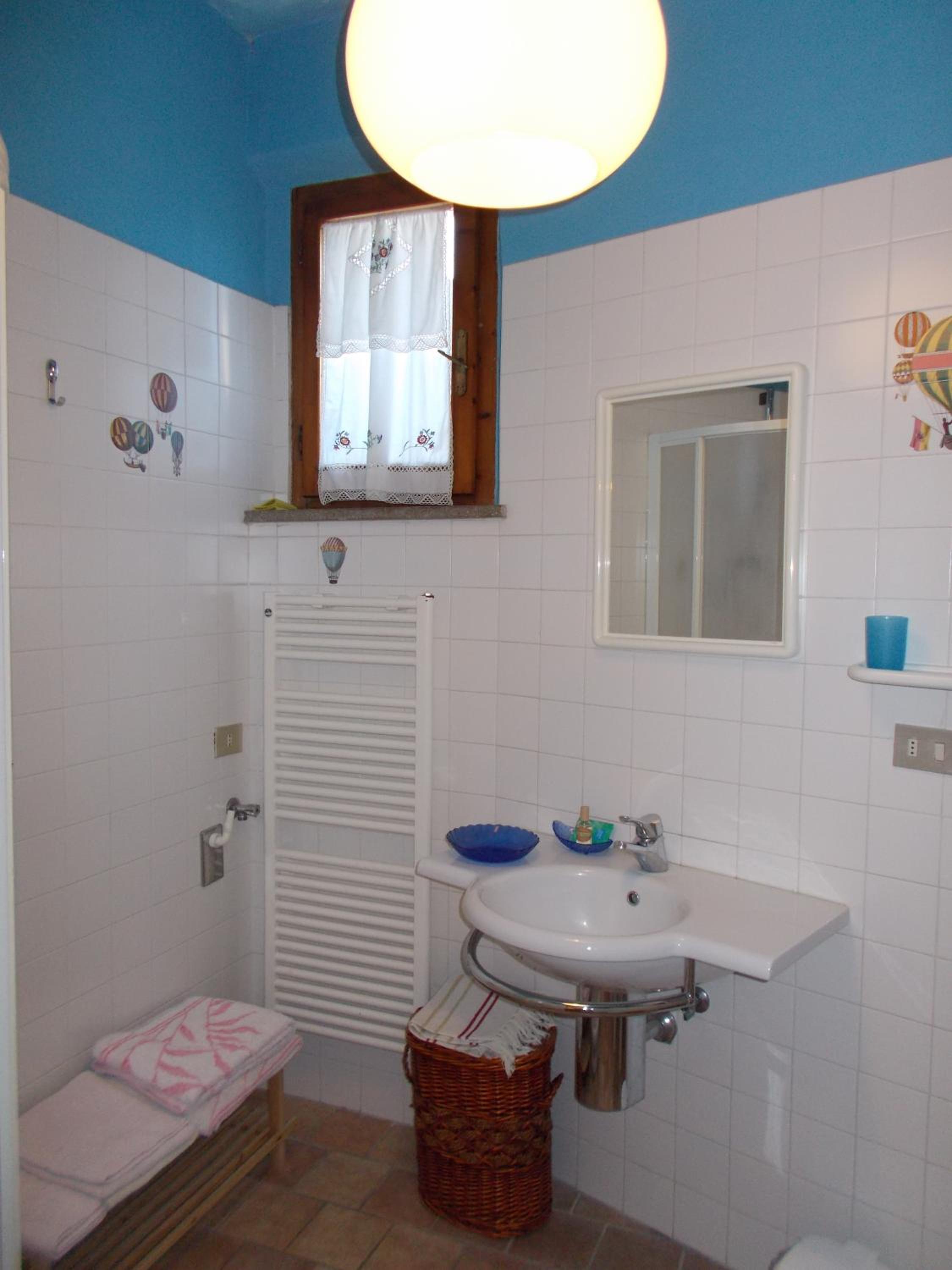 Large Double Room - Photo 4