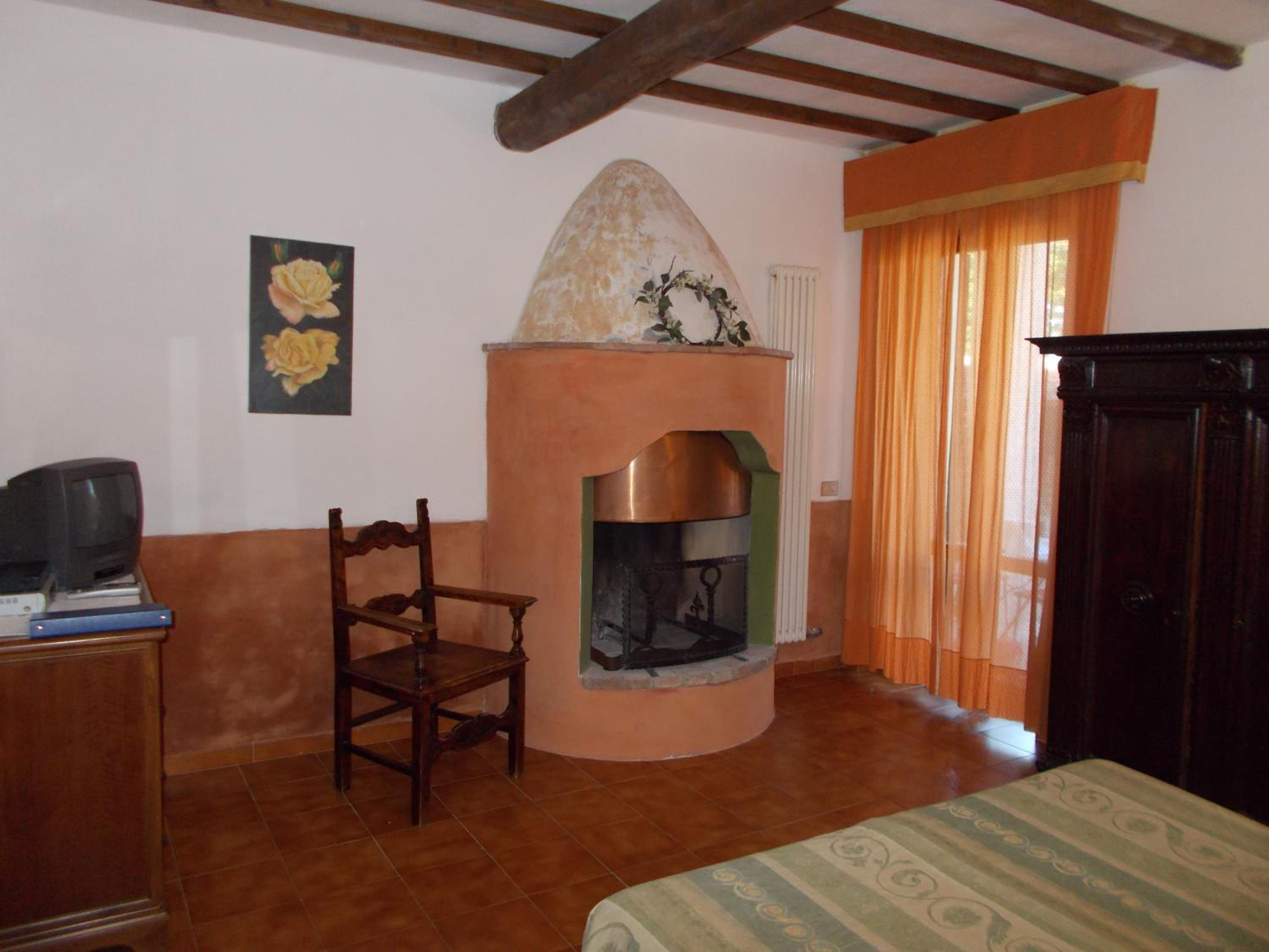Large Double Room - Photo 11