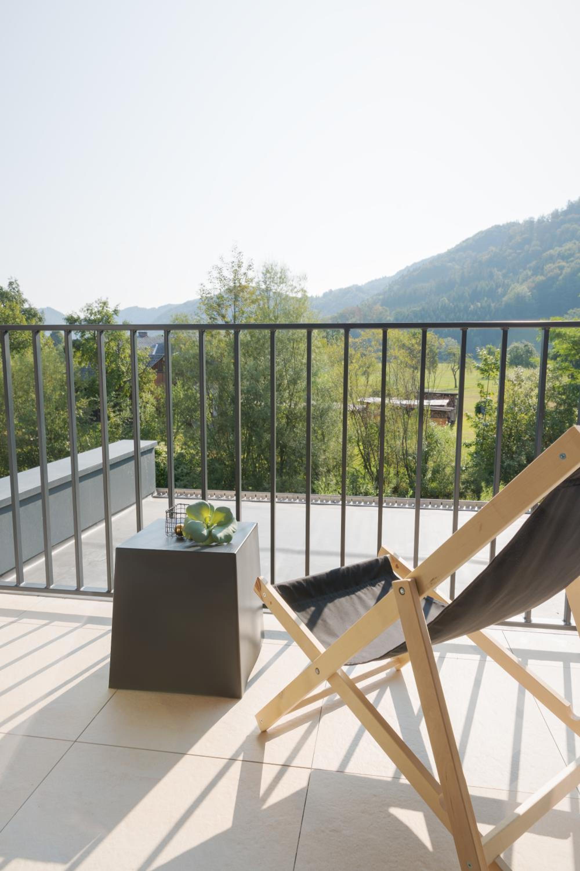 Deluxe Double Room with Balcony - Photo 6