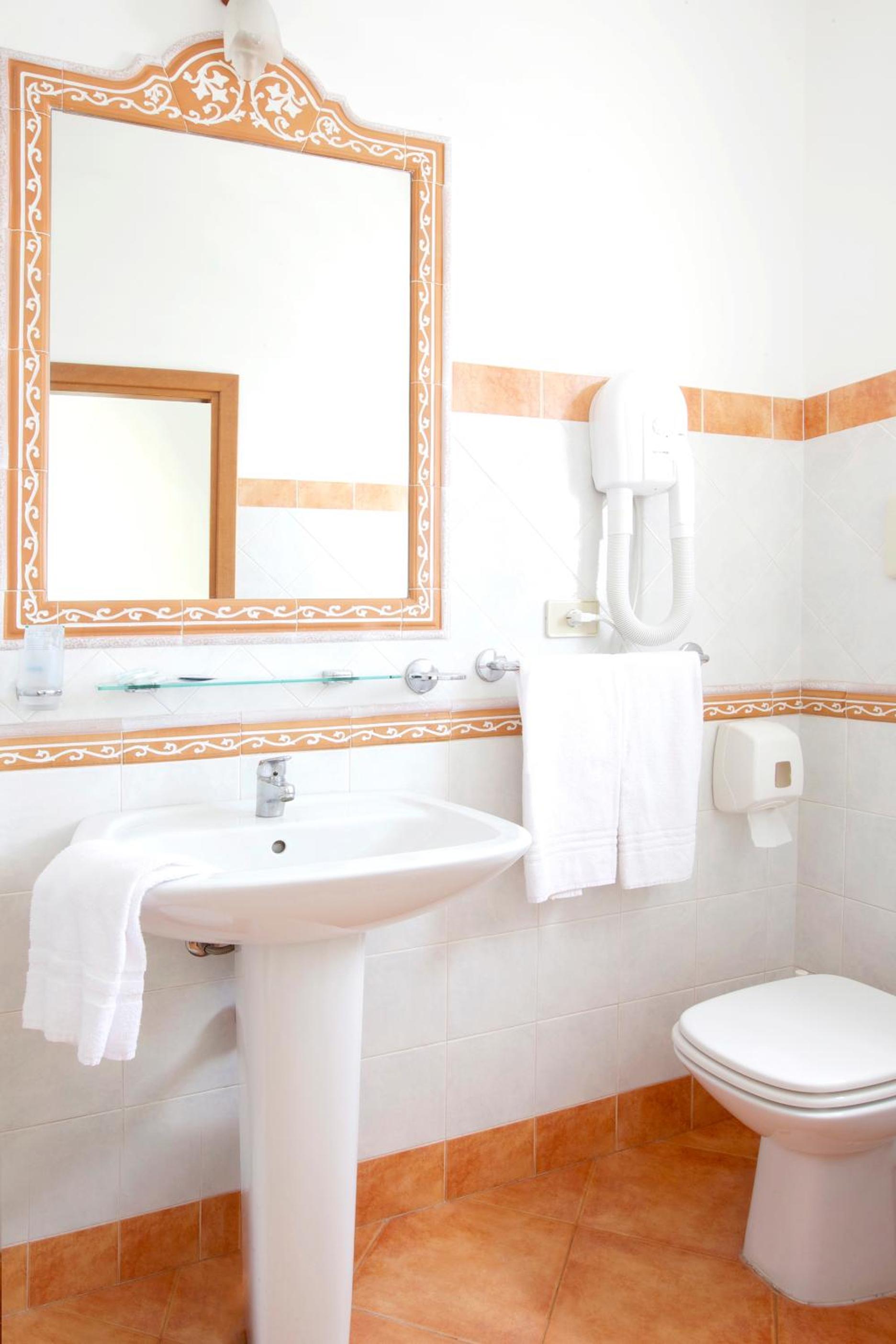 Triple Room - Photo 2