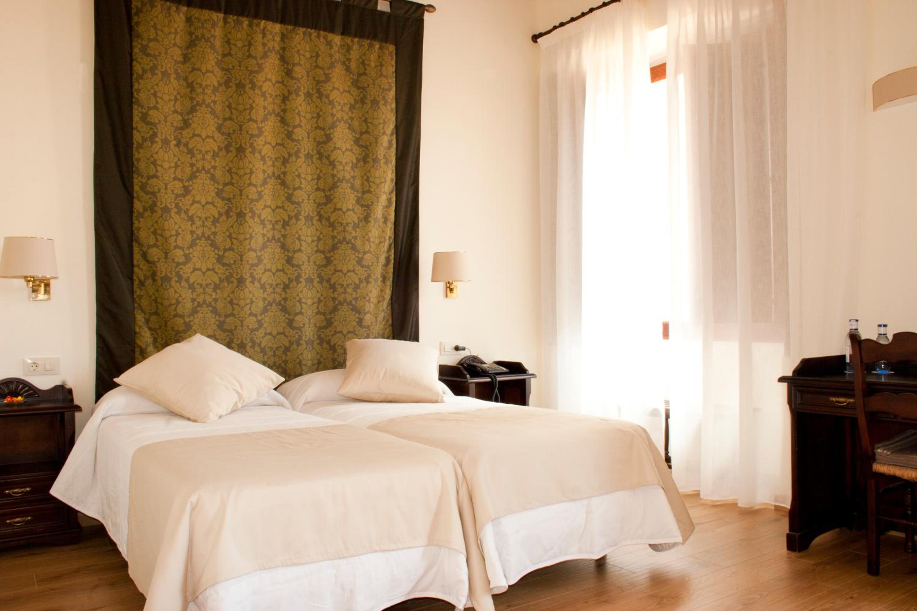 Double or Twin Room photo 2