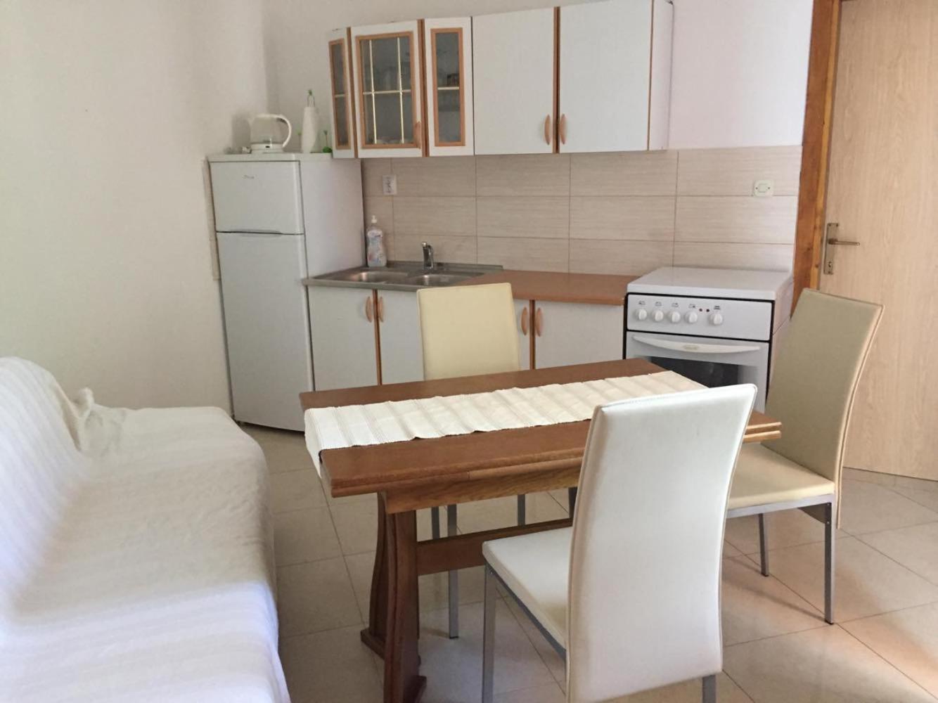 Apartment with Garden View