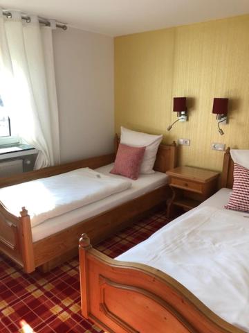 Standard Twin Room photo 2