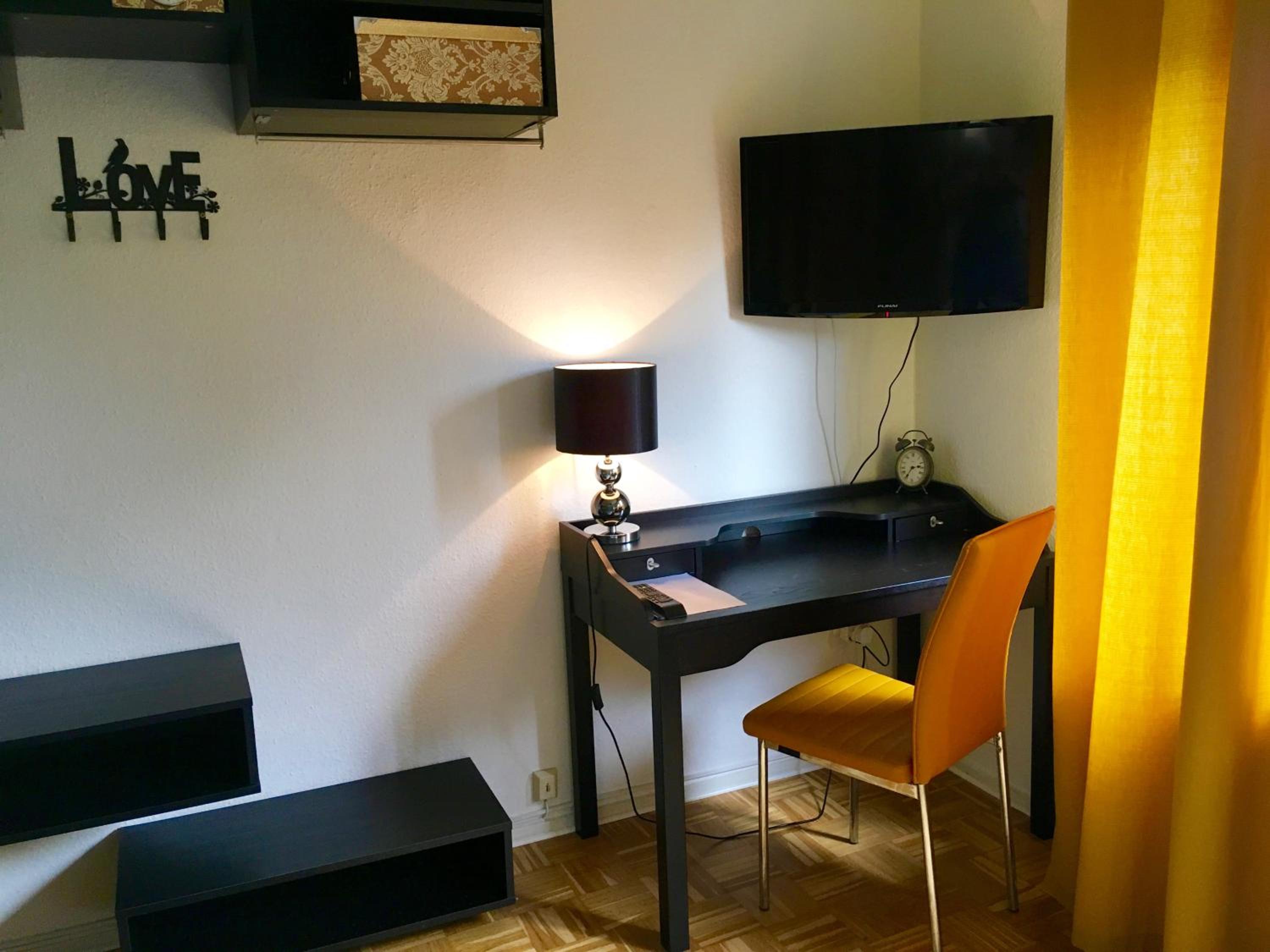 Studio Apartment photo 1