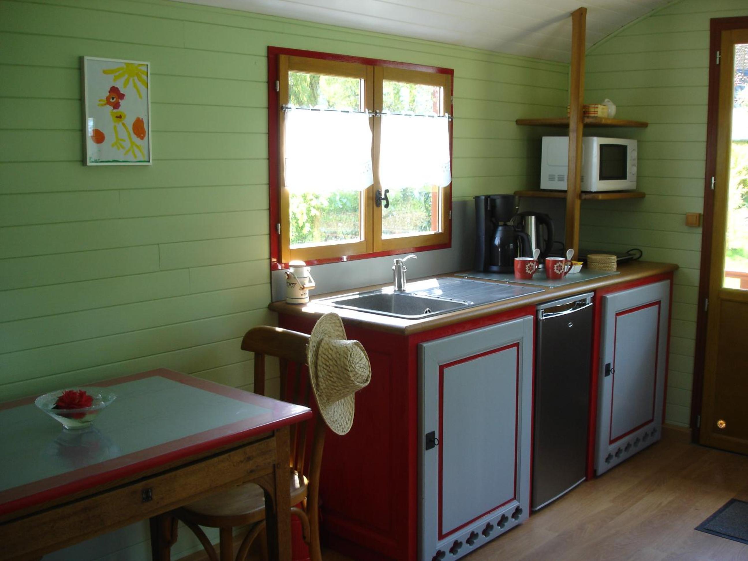 Deluxe Room (2 Adults + 1 Child)
