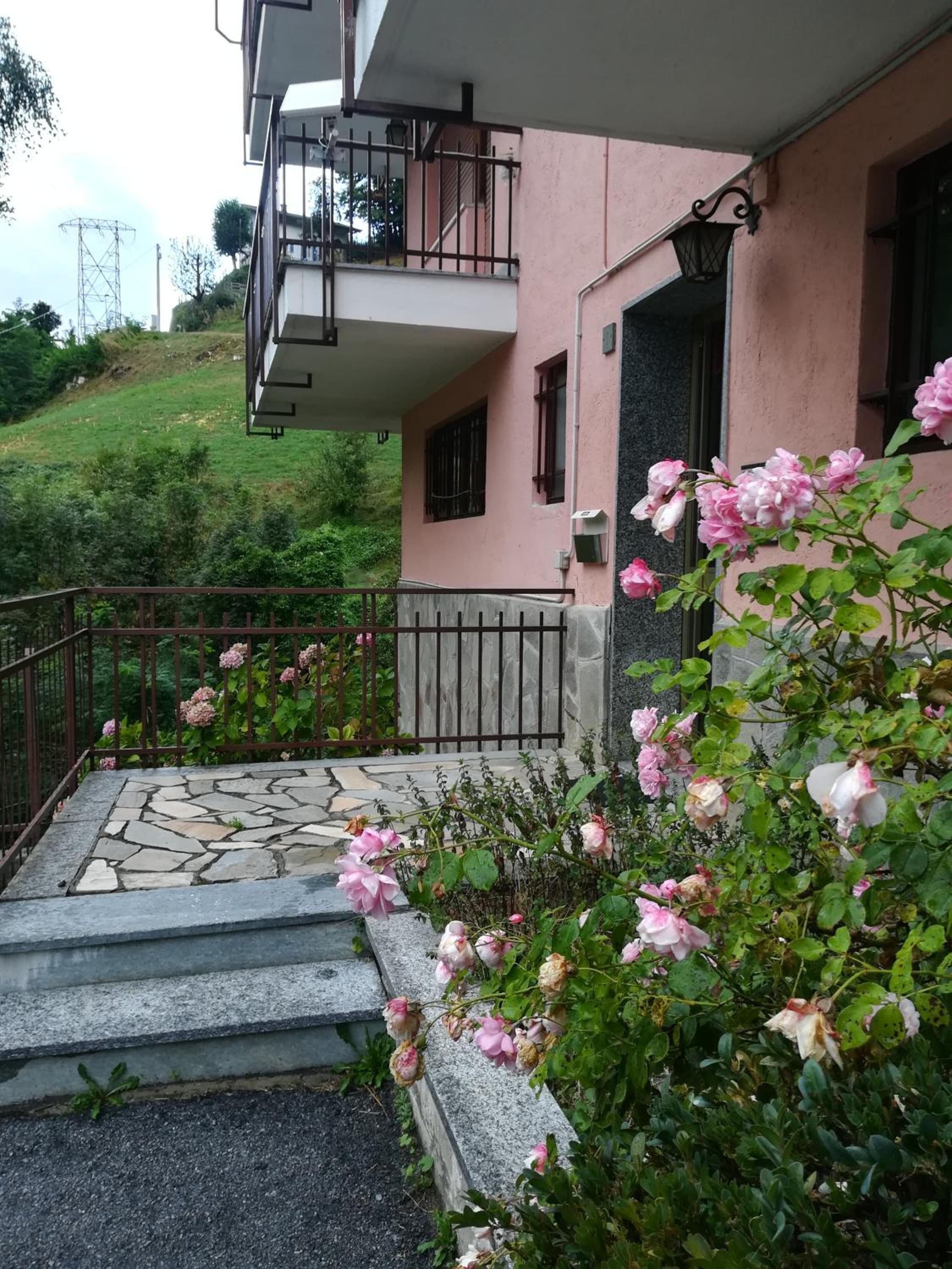Apartment with Mountain View photo 3