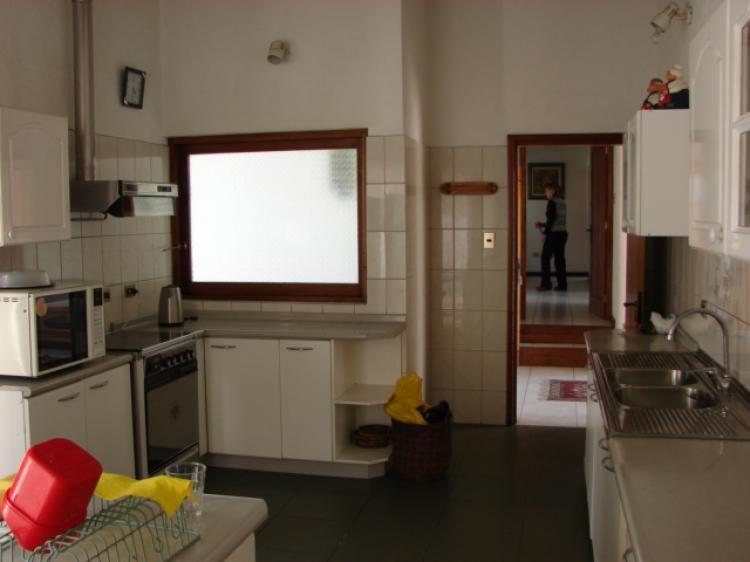 Five-Bedroom House photo 3