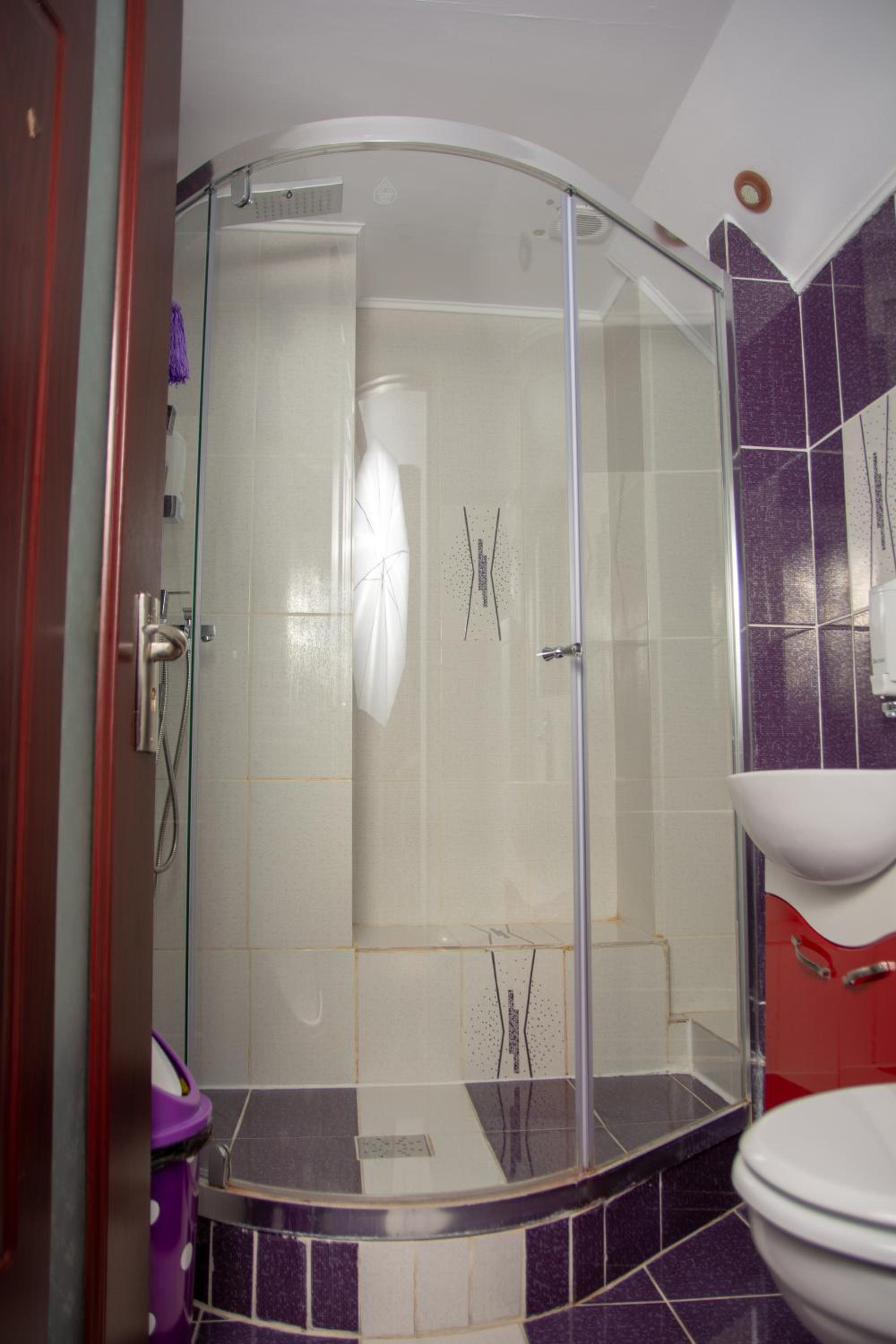 Two-Bedroom Suite - Photo 5