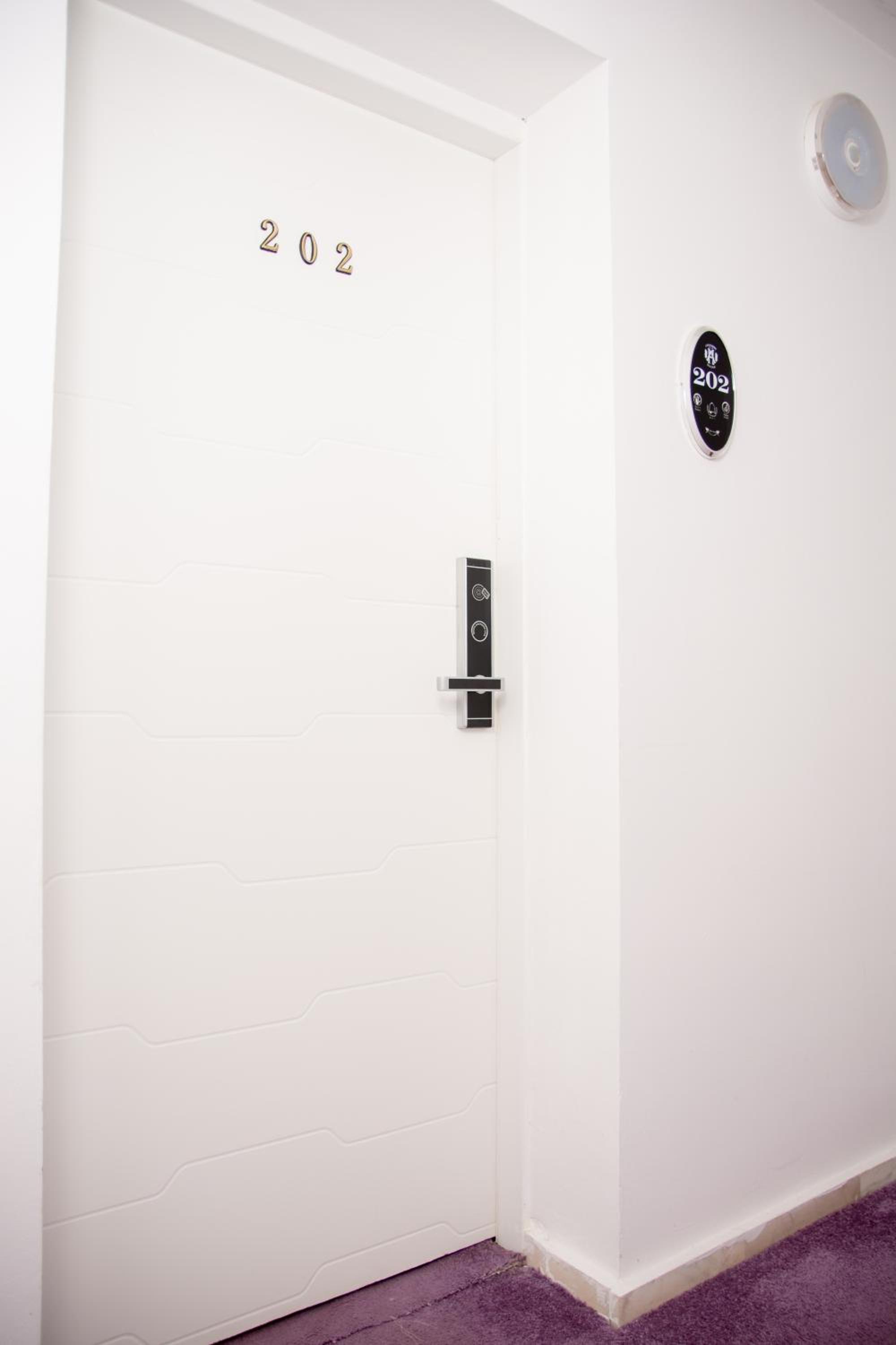Two-Bedroom Suite - Photo 3