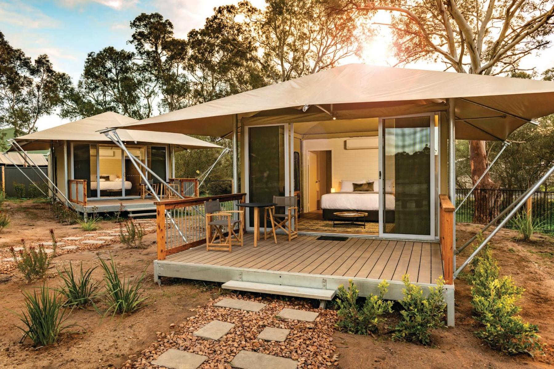 Deluxe Safari Tent - sleeps 2 ADULTS ONLY  photo 2