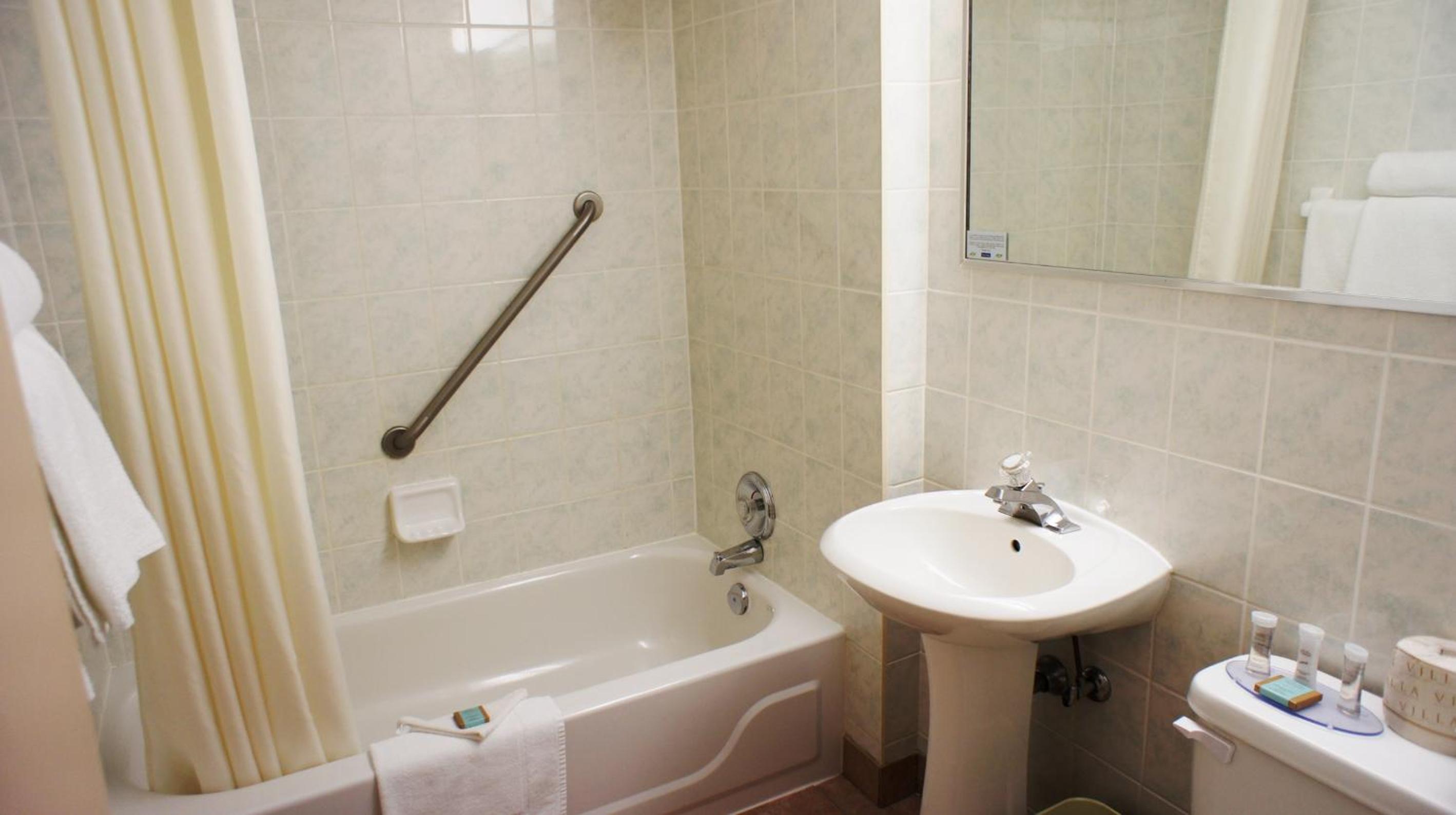 Double Room with Two Double Beds - Non-Smoking - Photo 3