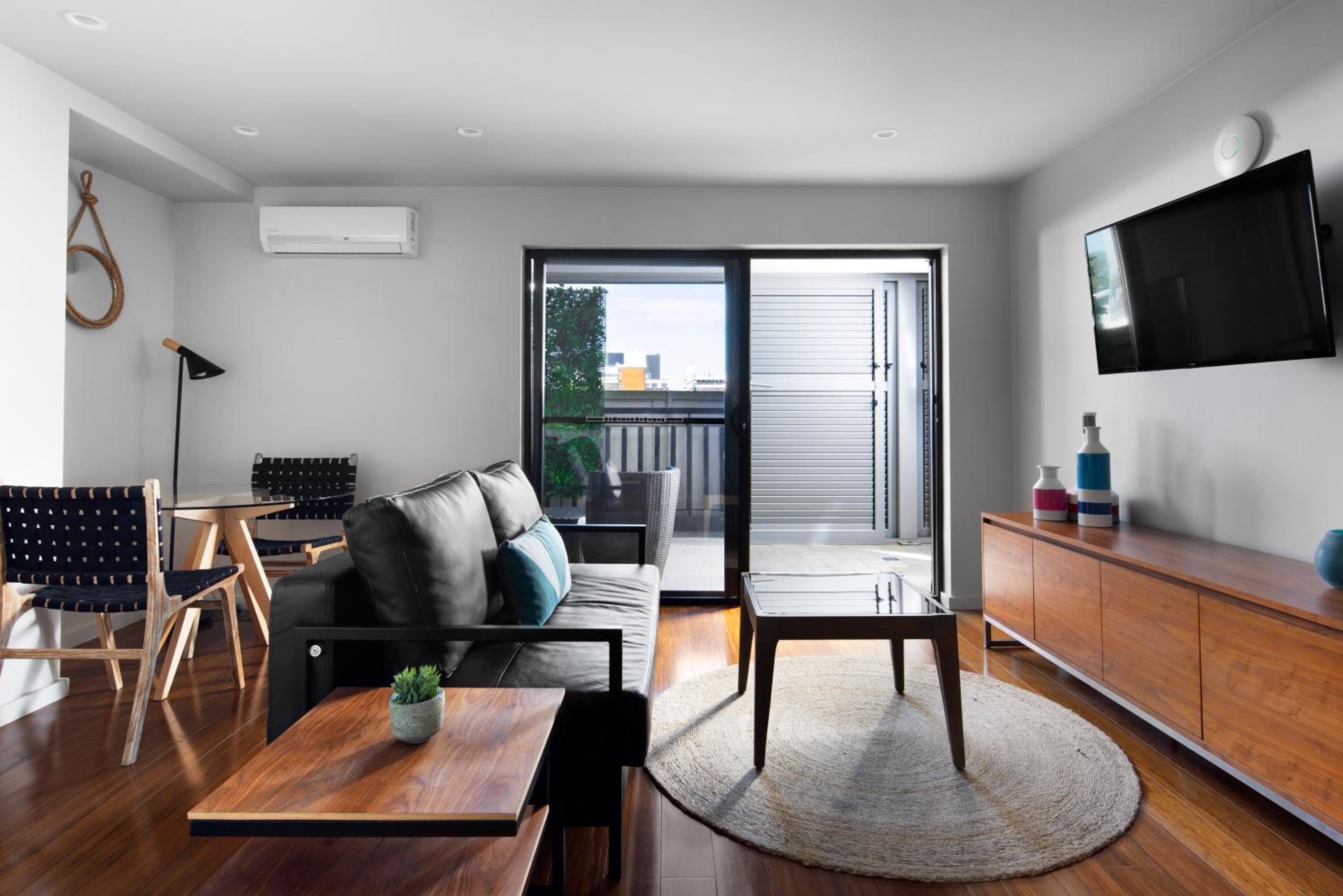 One Bedroom Suite photo 2