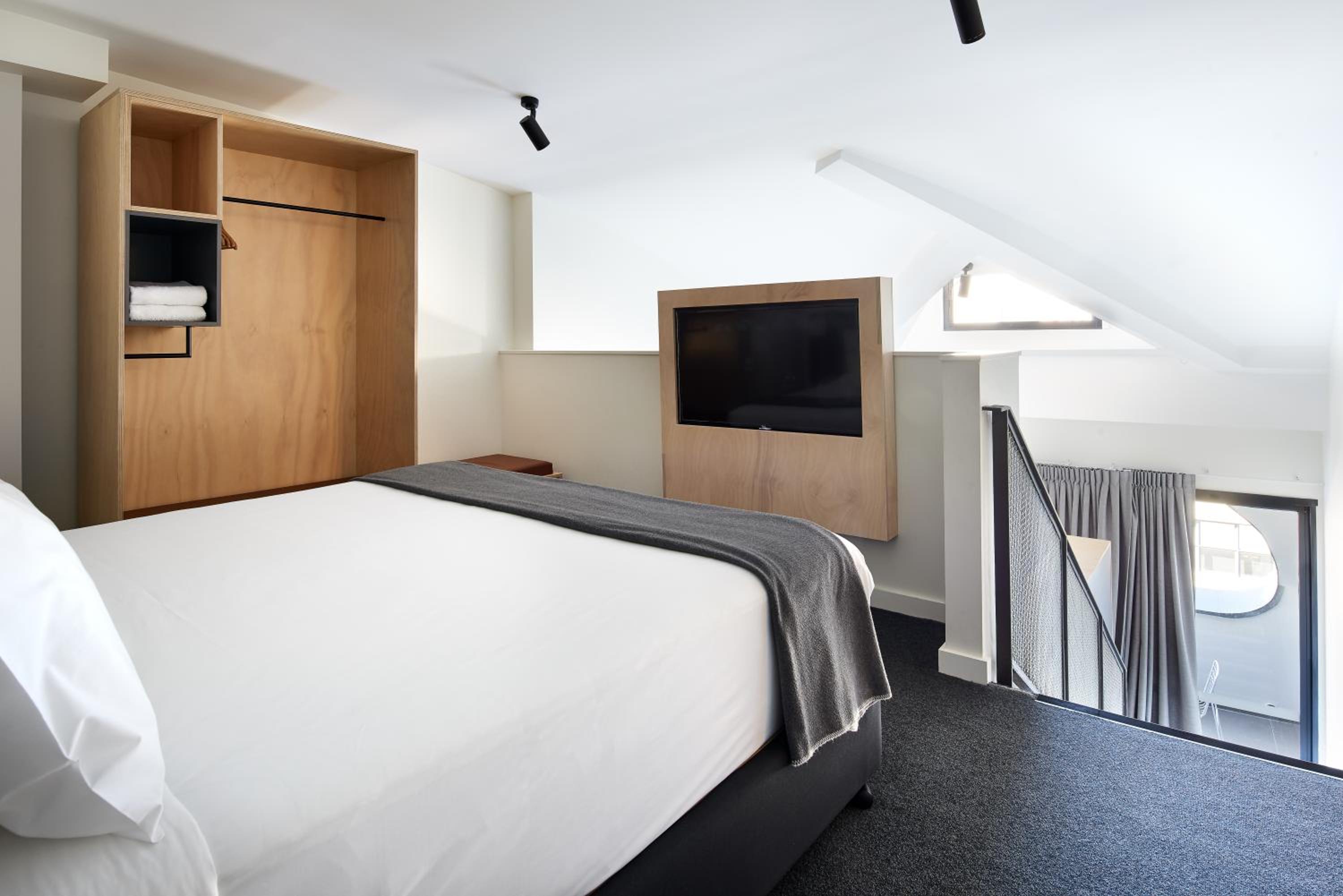 Loft Suite thumbnail 6