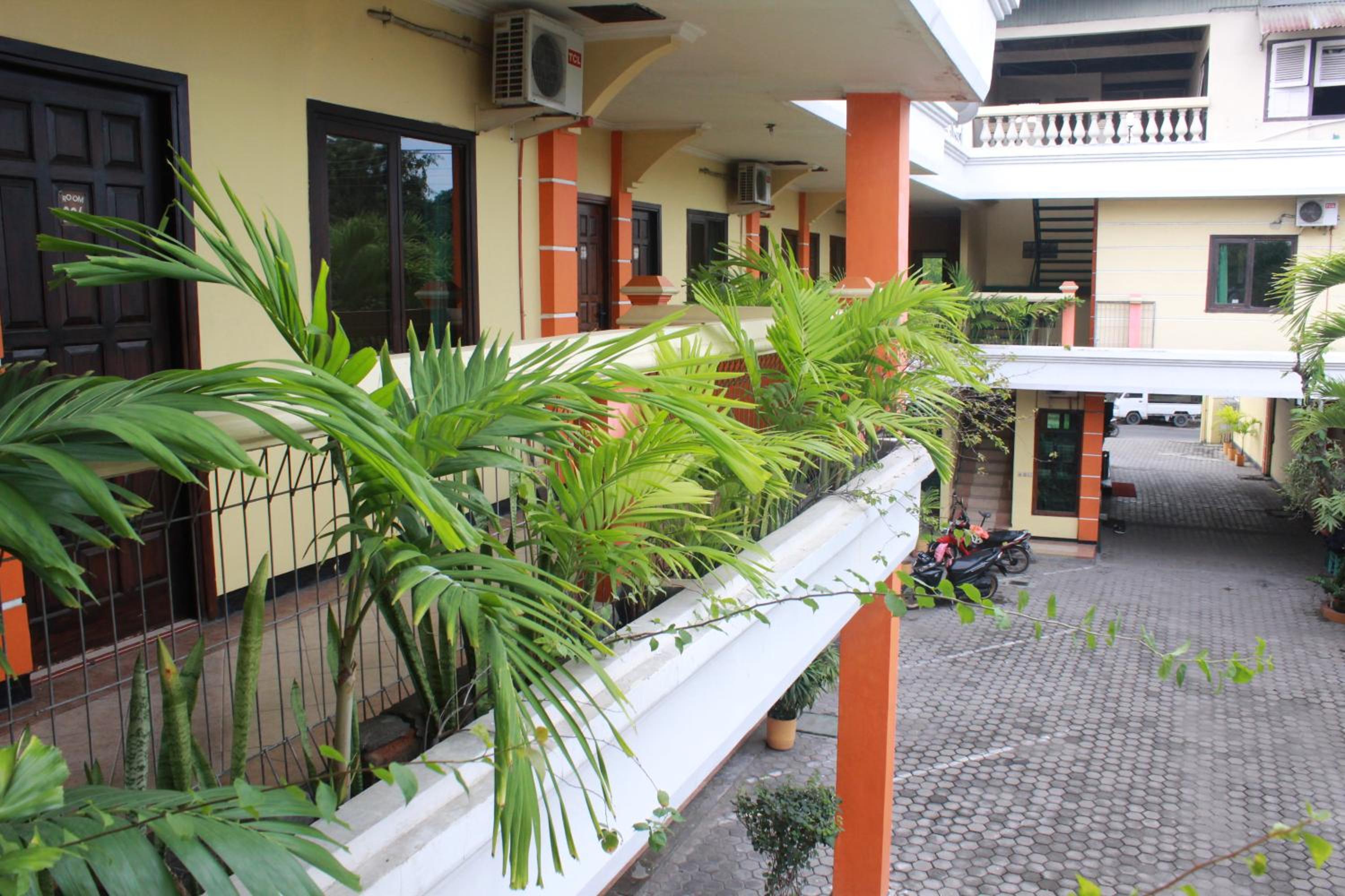 Deluxe Double or Twin Room - Photo 10