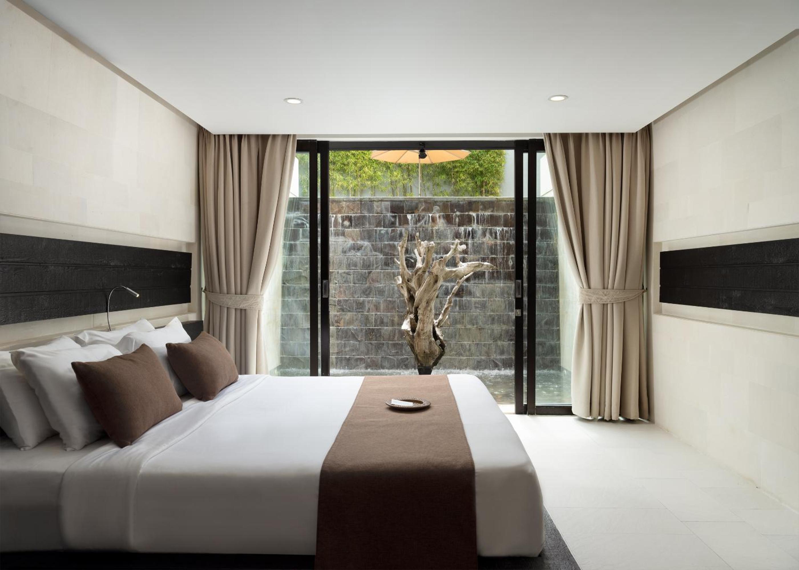 Signature One-Bedroom Villa with Private Pool thumbnail 6