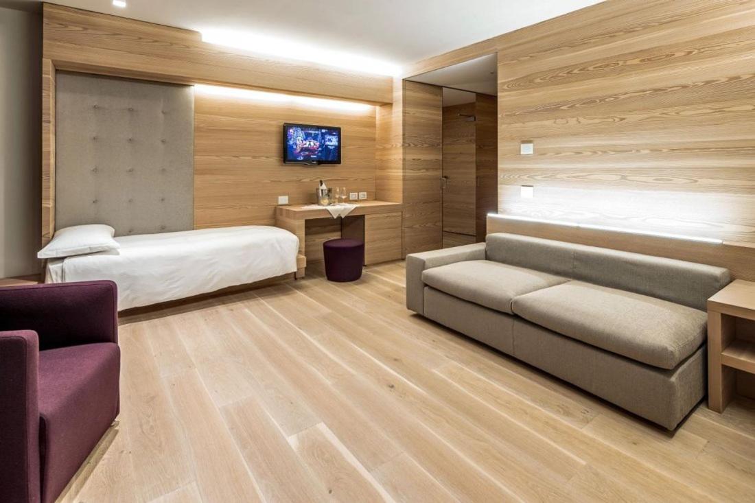 Luxury Suite - Photo 3
