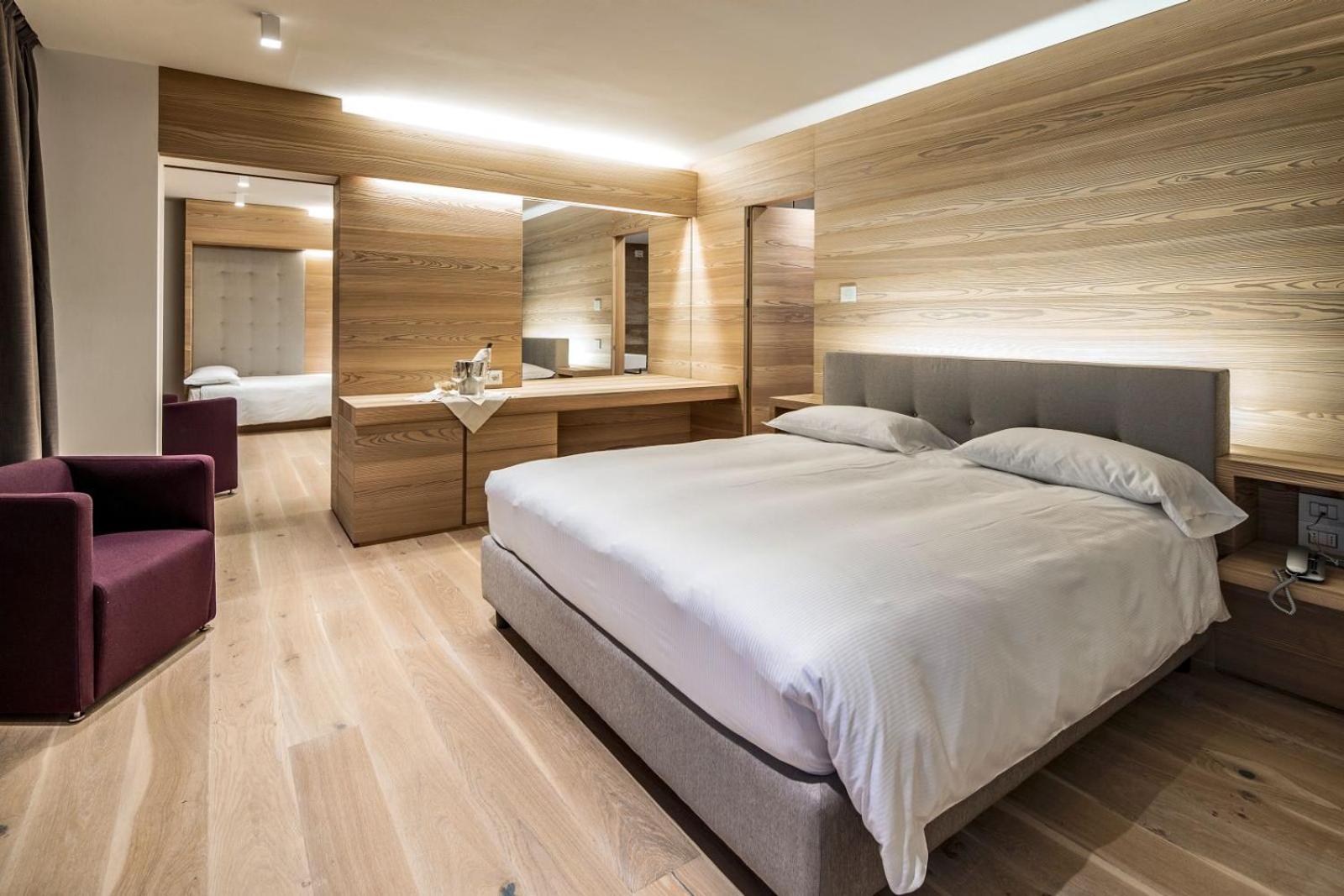 Luxury Suite - Photo 2