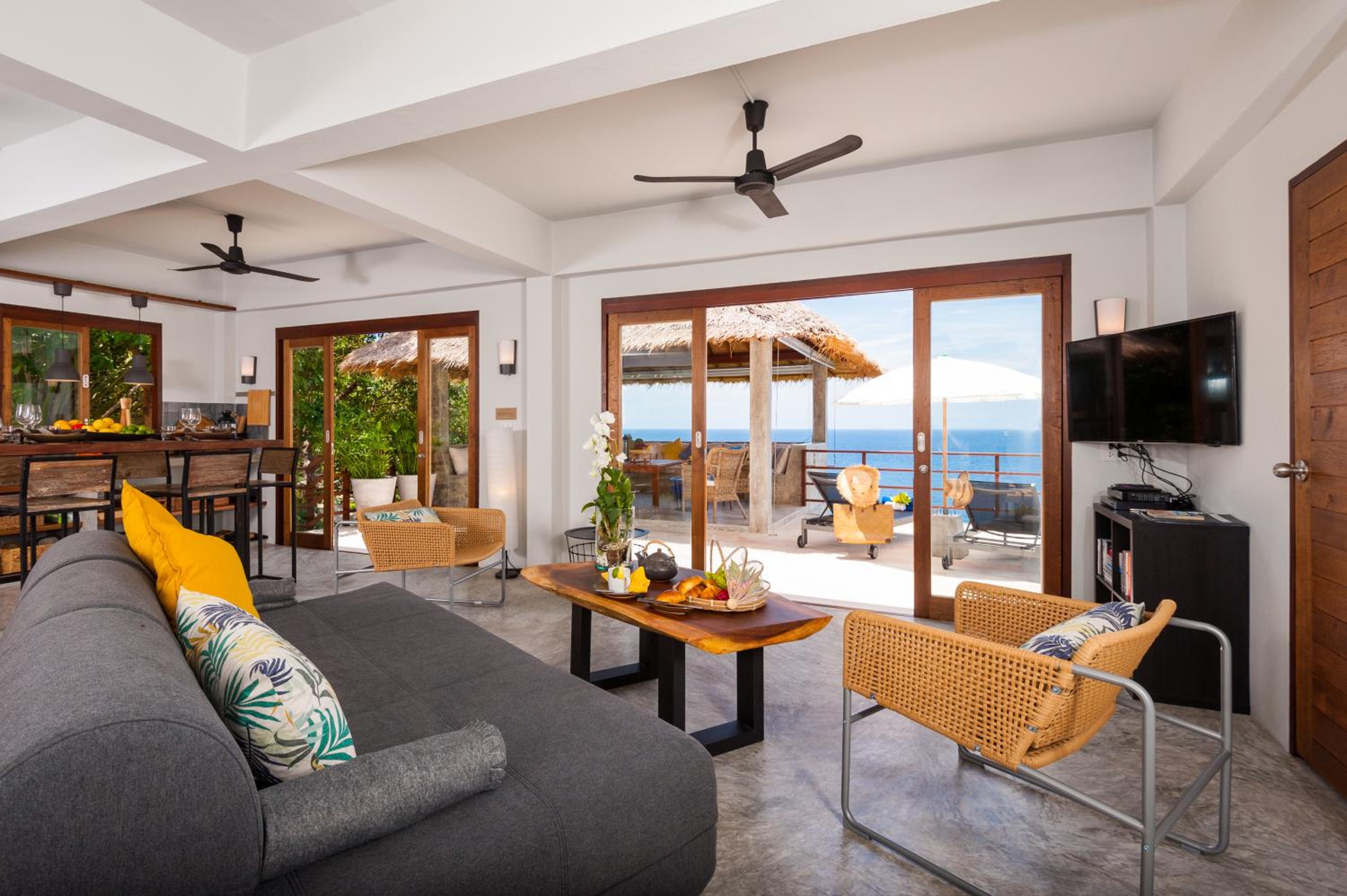 C16 Two-Bedroom Pool Villa with Sea View - Photo 1