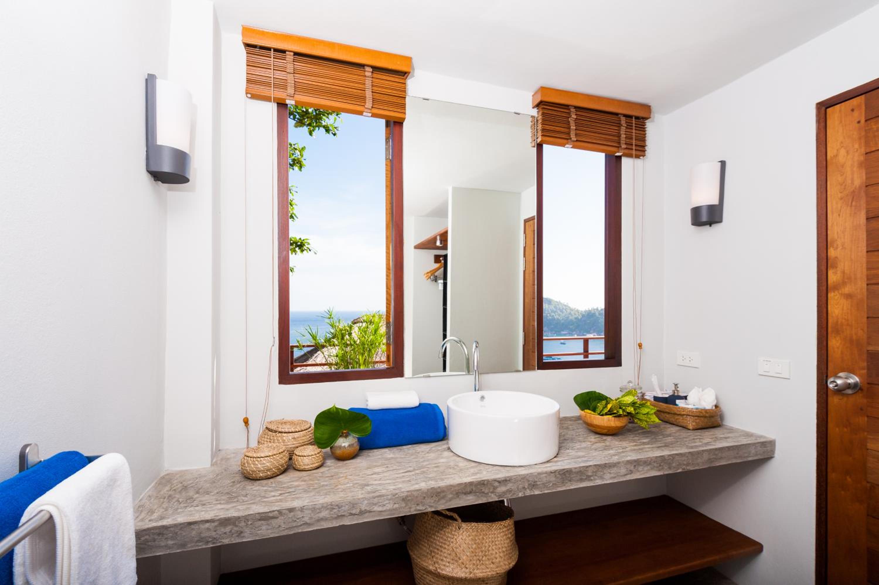 C16 Two-Bedroom Pool Villa with Sea View - Photo 3