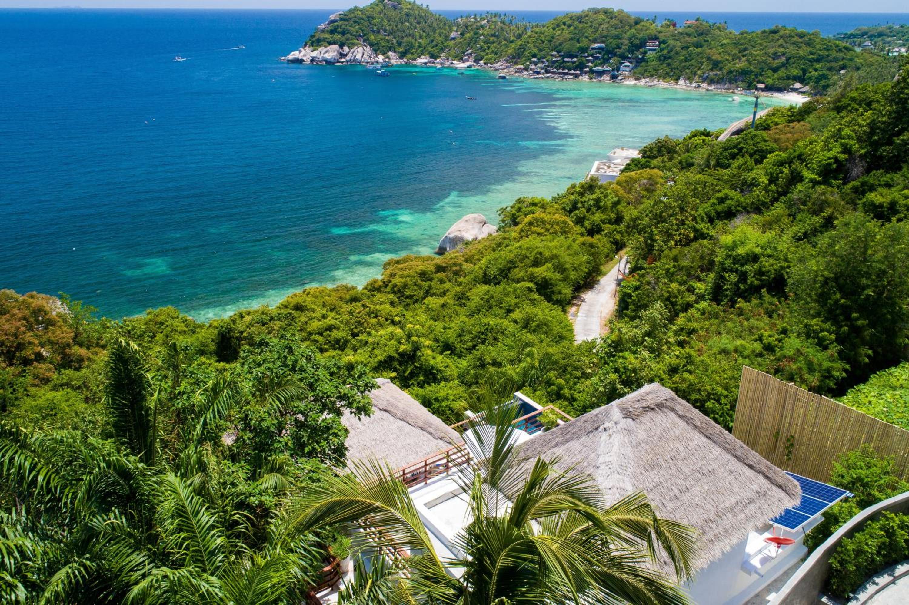 C16 Two-Bedroom Pool Villa with Sea View - Photo 10