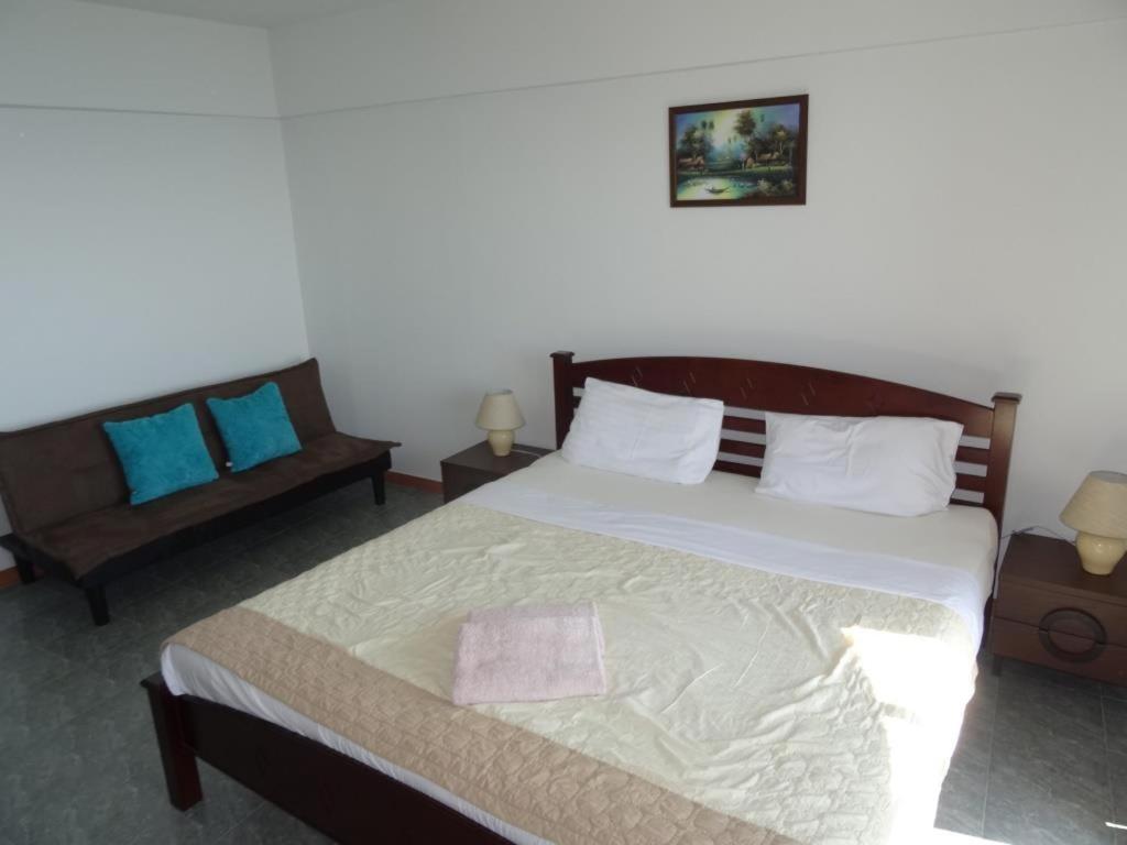 Apartment With Sea View photo 2