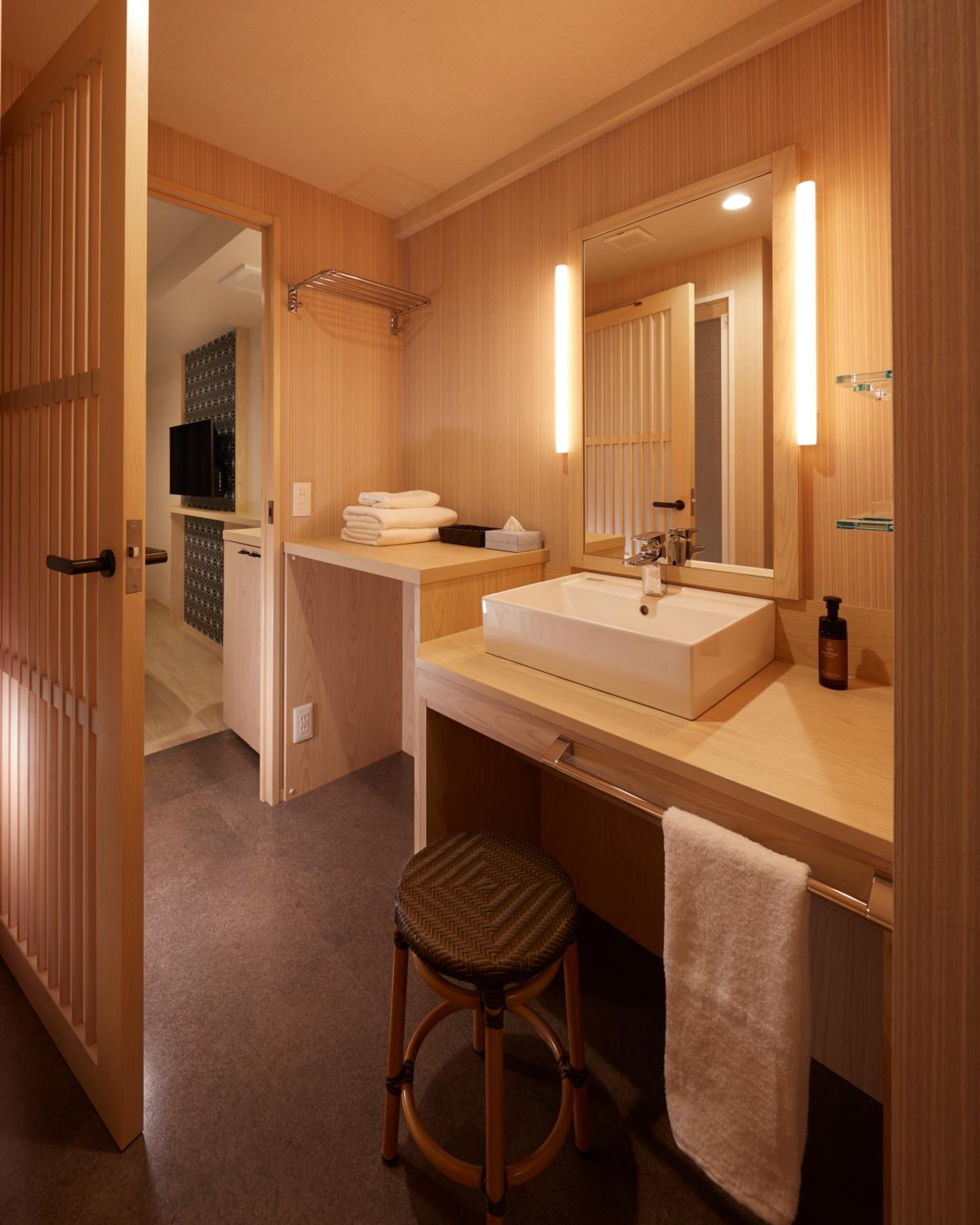 Twin Room with Shower
