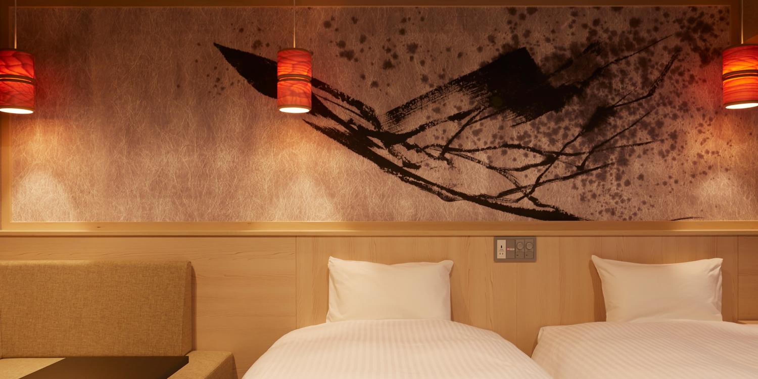 Comfort Twin Room with Shower thumbnail 5