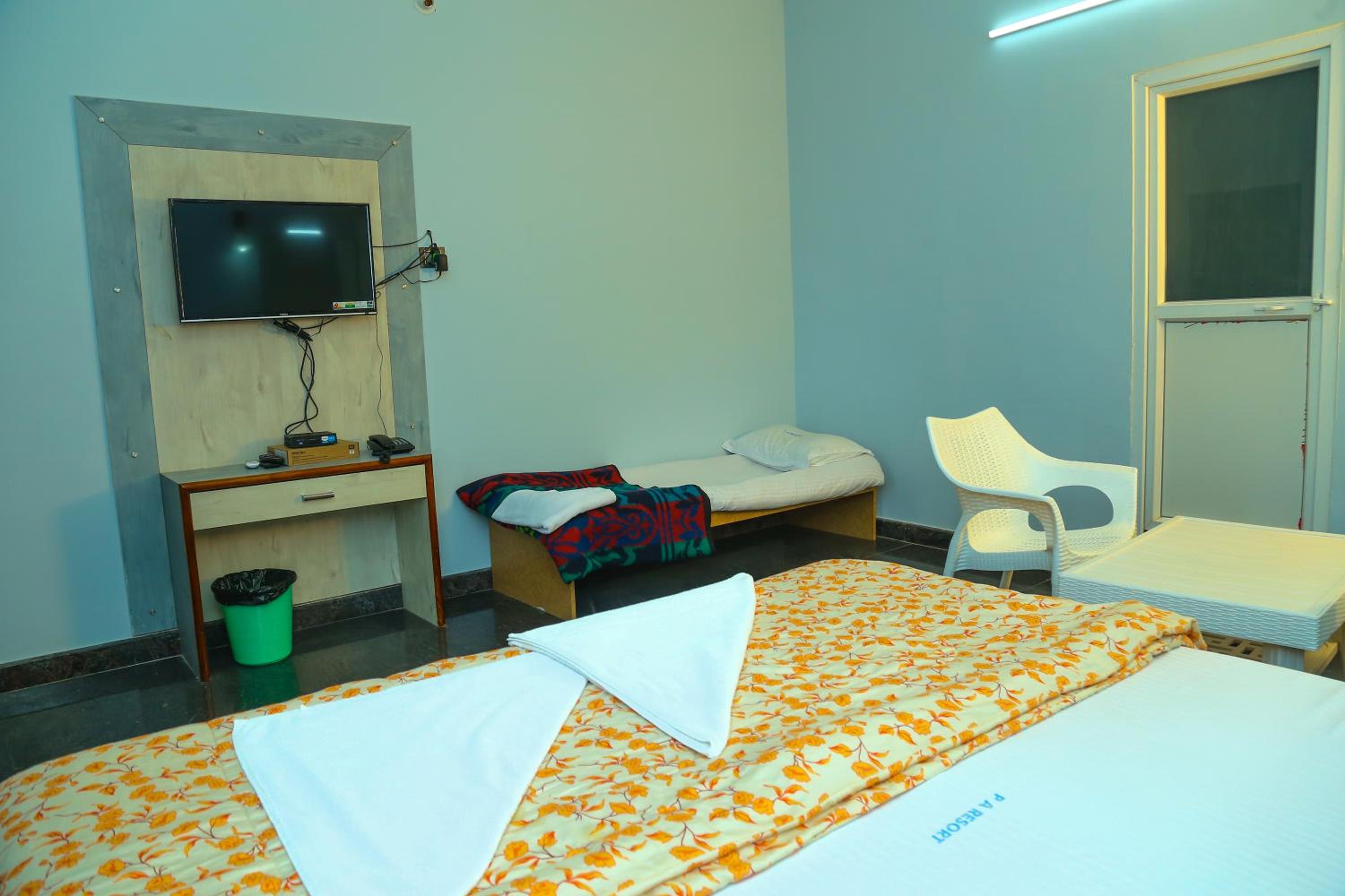 Standard Double Room - Photo 9