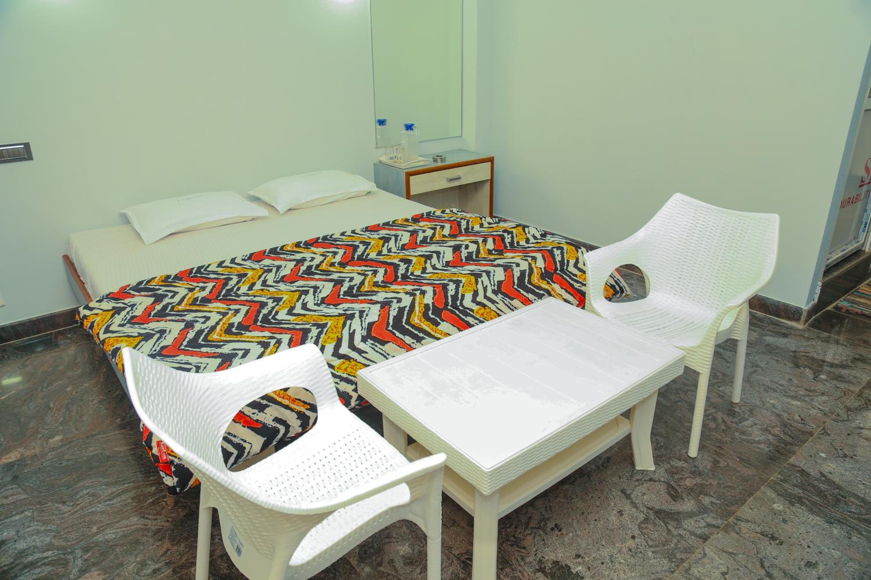 Standard Double Room - Photo 7
