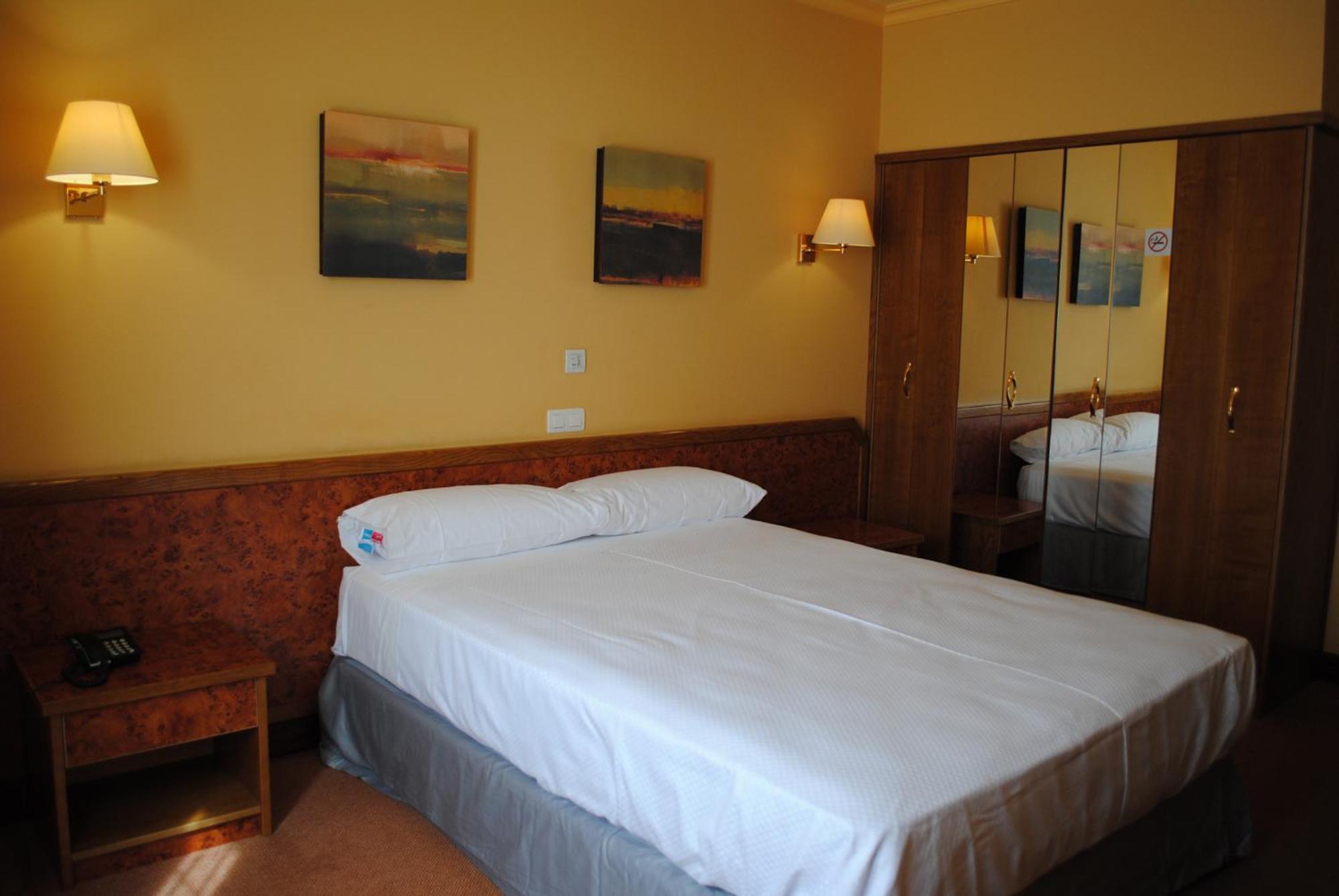 Double or Twin Room photo 2