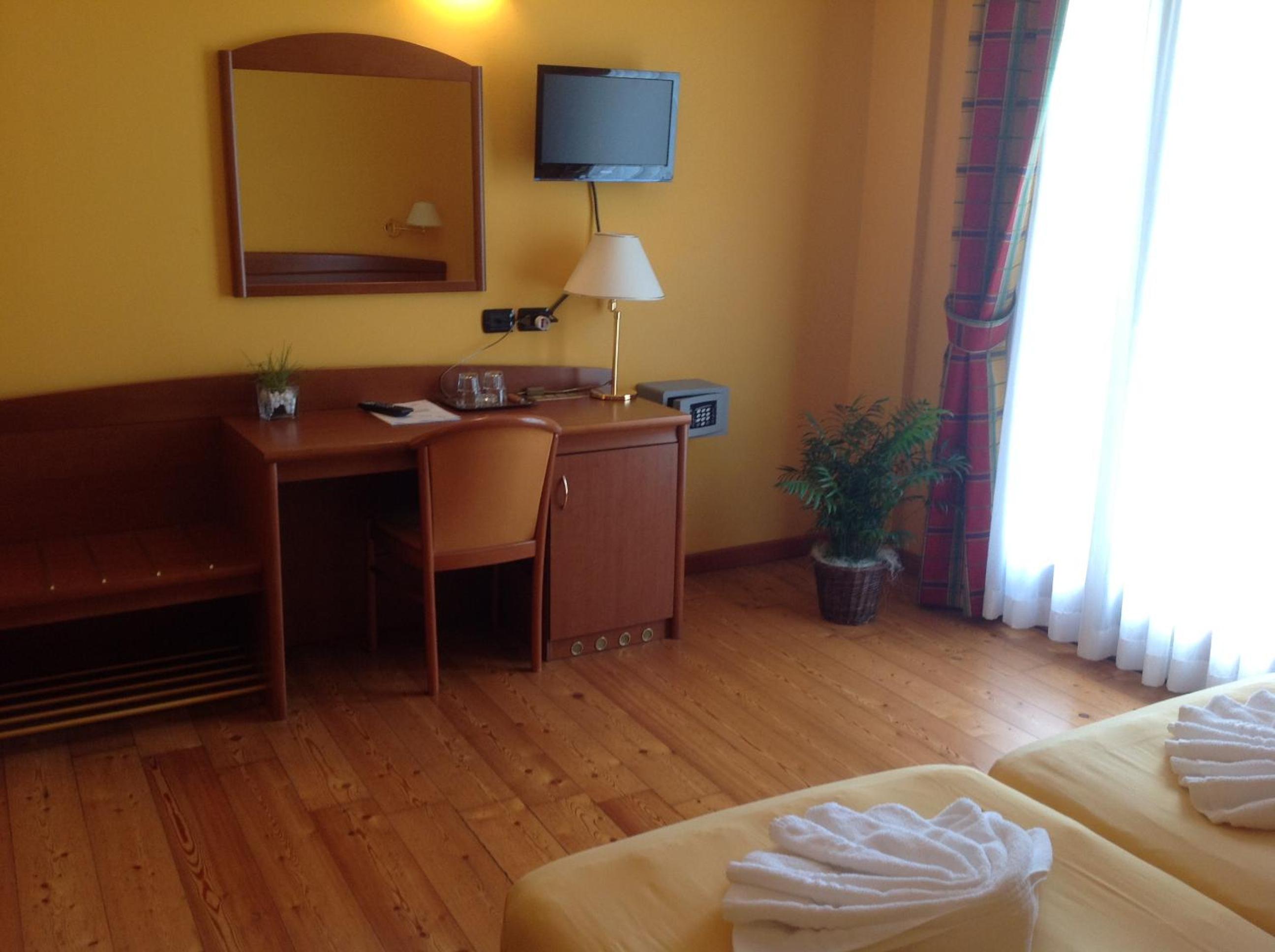 Superior Twin Room - Photo 1