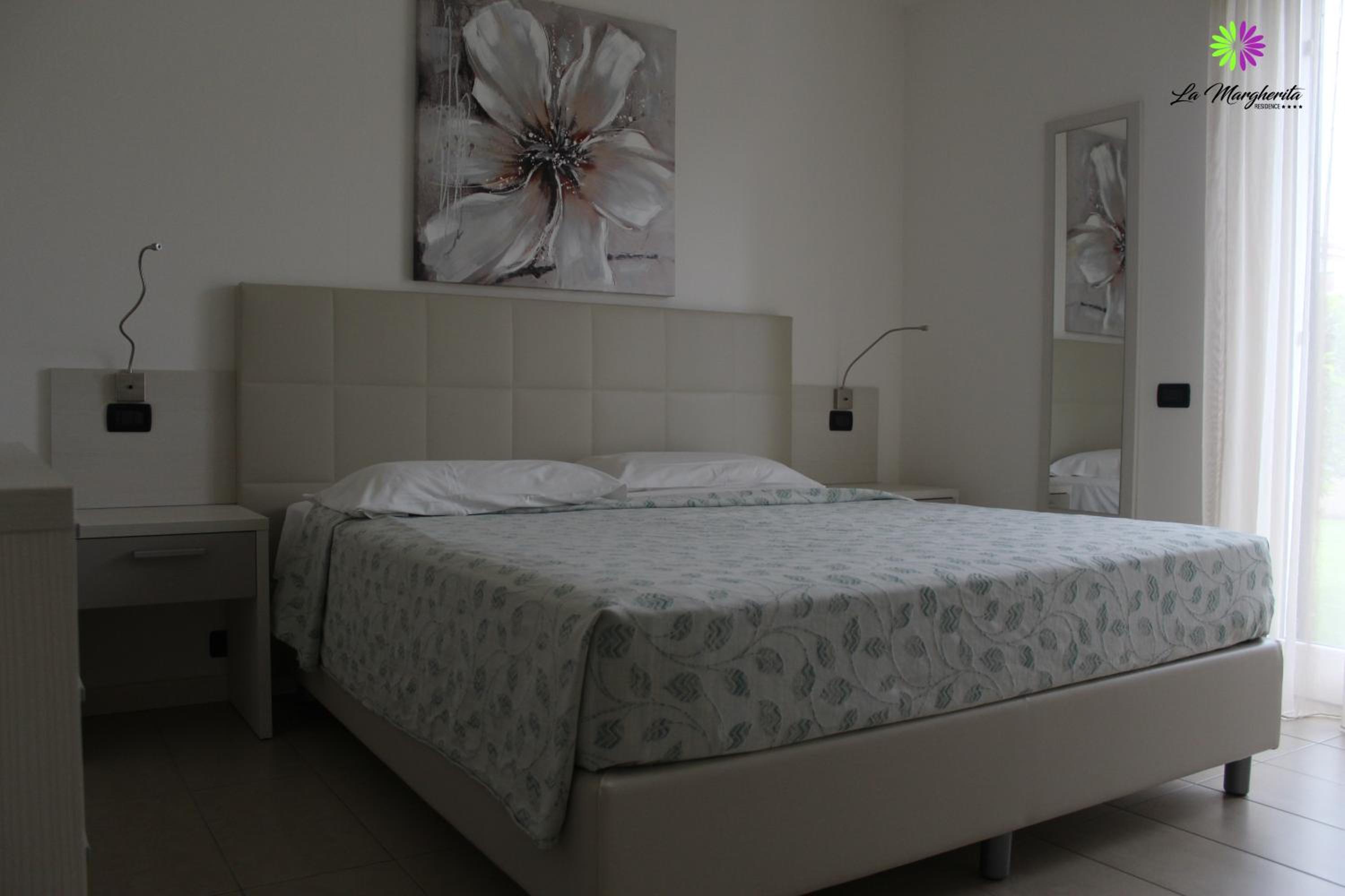 Deluxe Two-Bedroom Apartment with Terrace photo 1