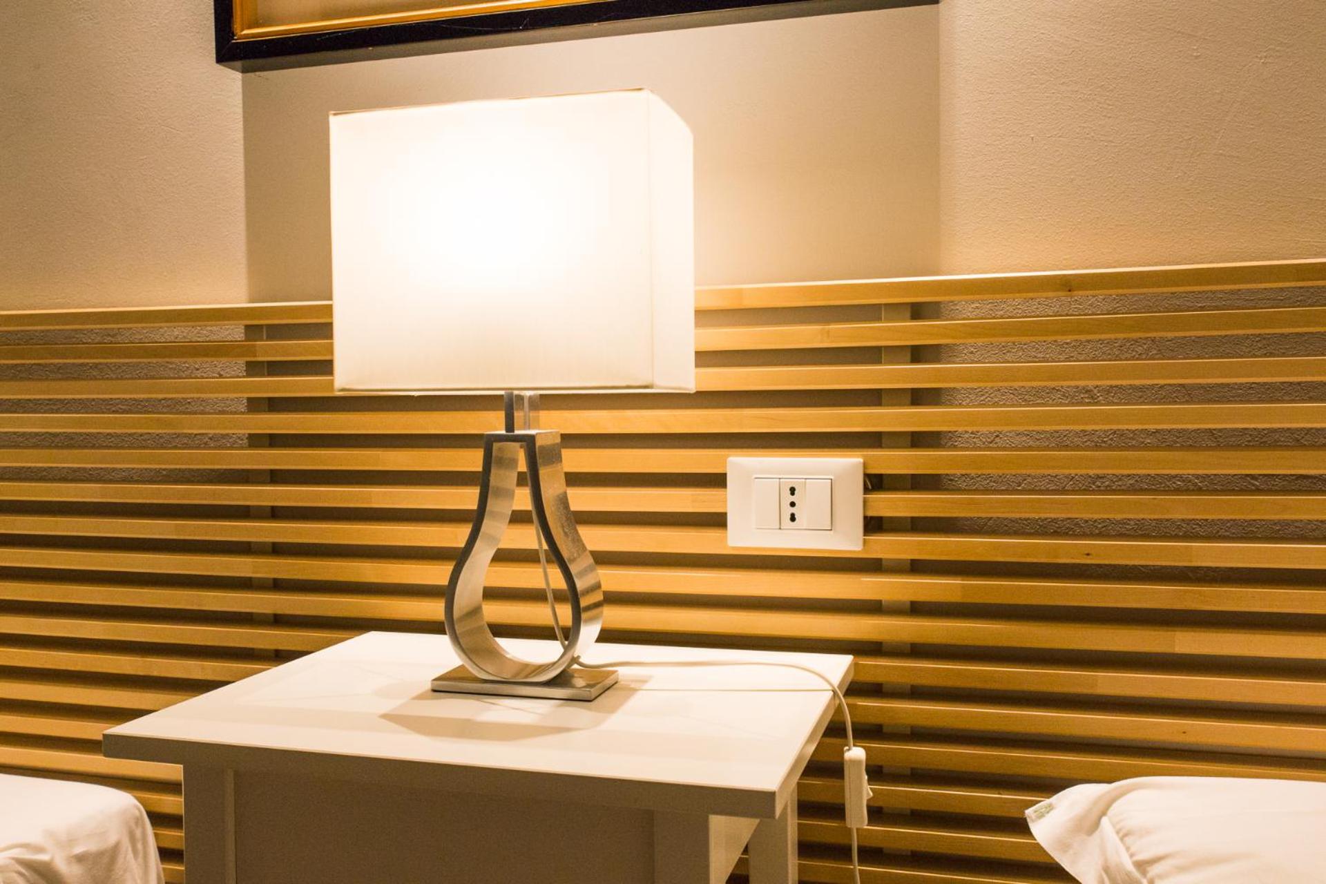 Twin Room - Photo 8