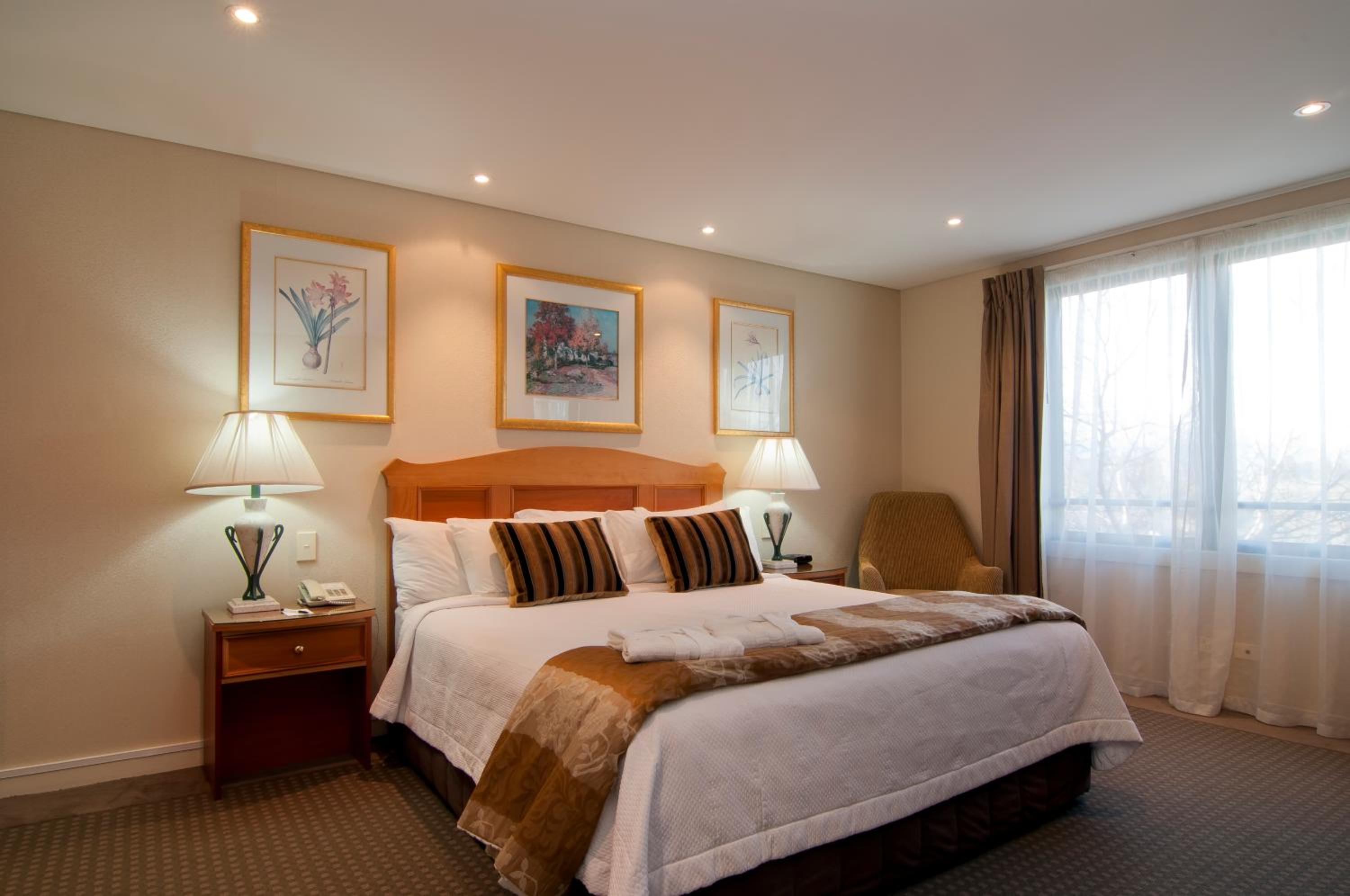 Suite 1 King photo 1