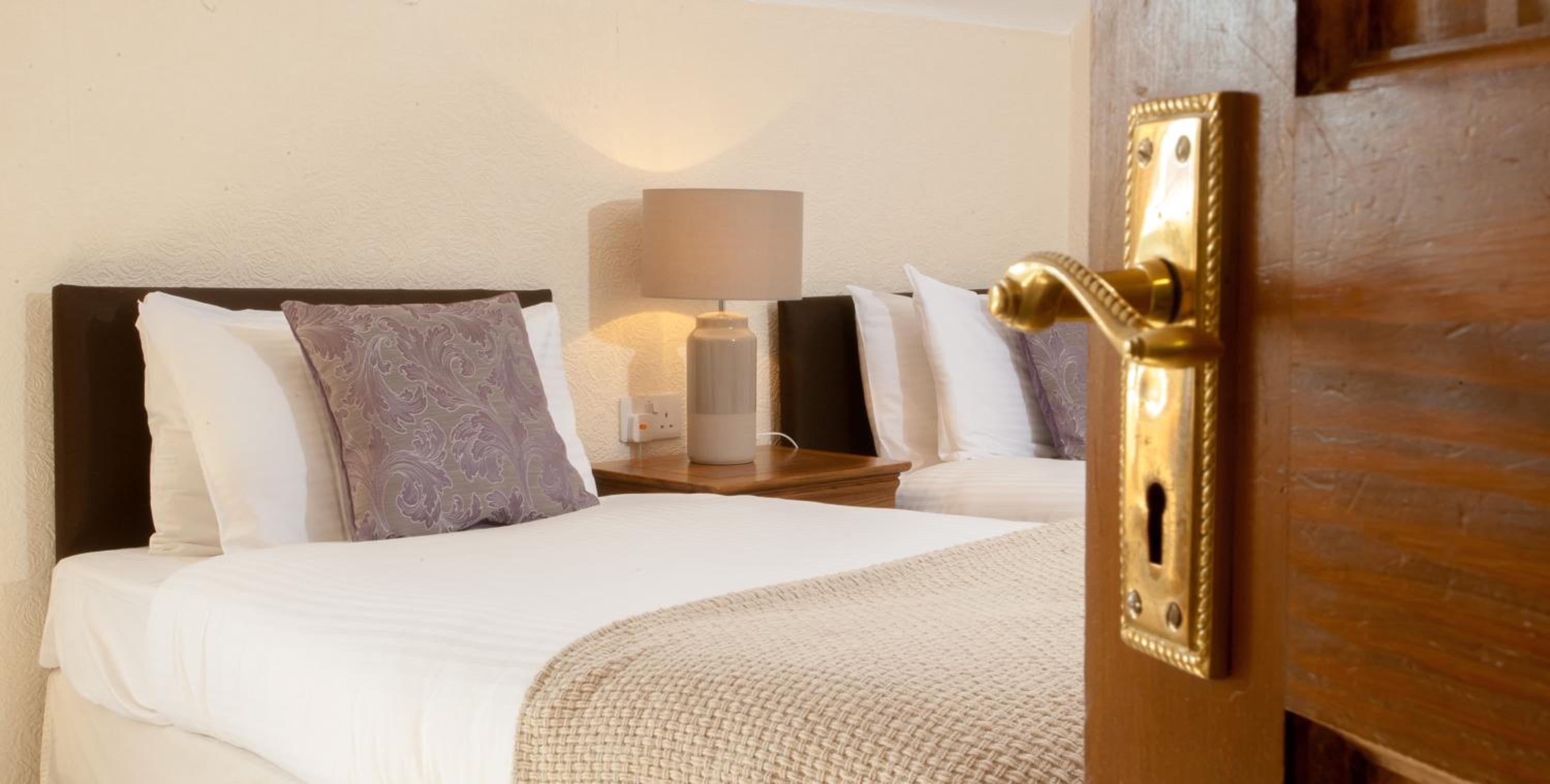 Twin Room - Photo 1