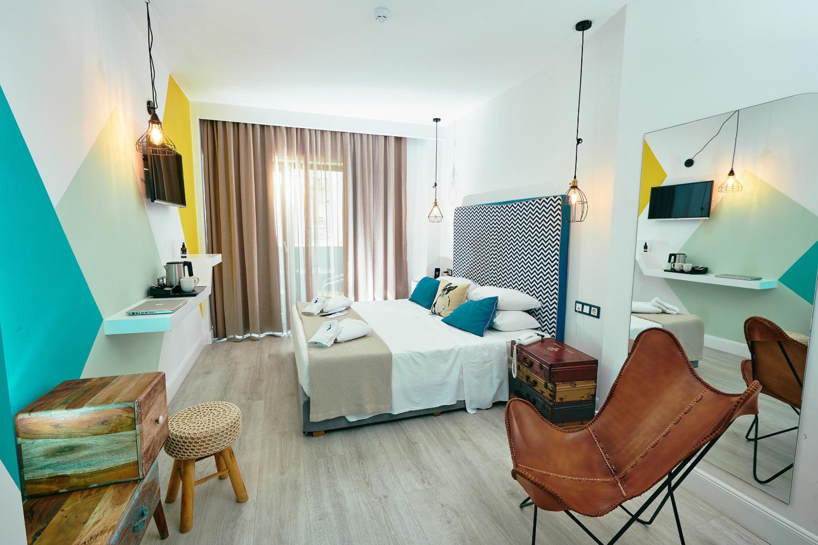 Deluxe Double Room & Free Parking  photo 1