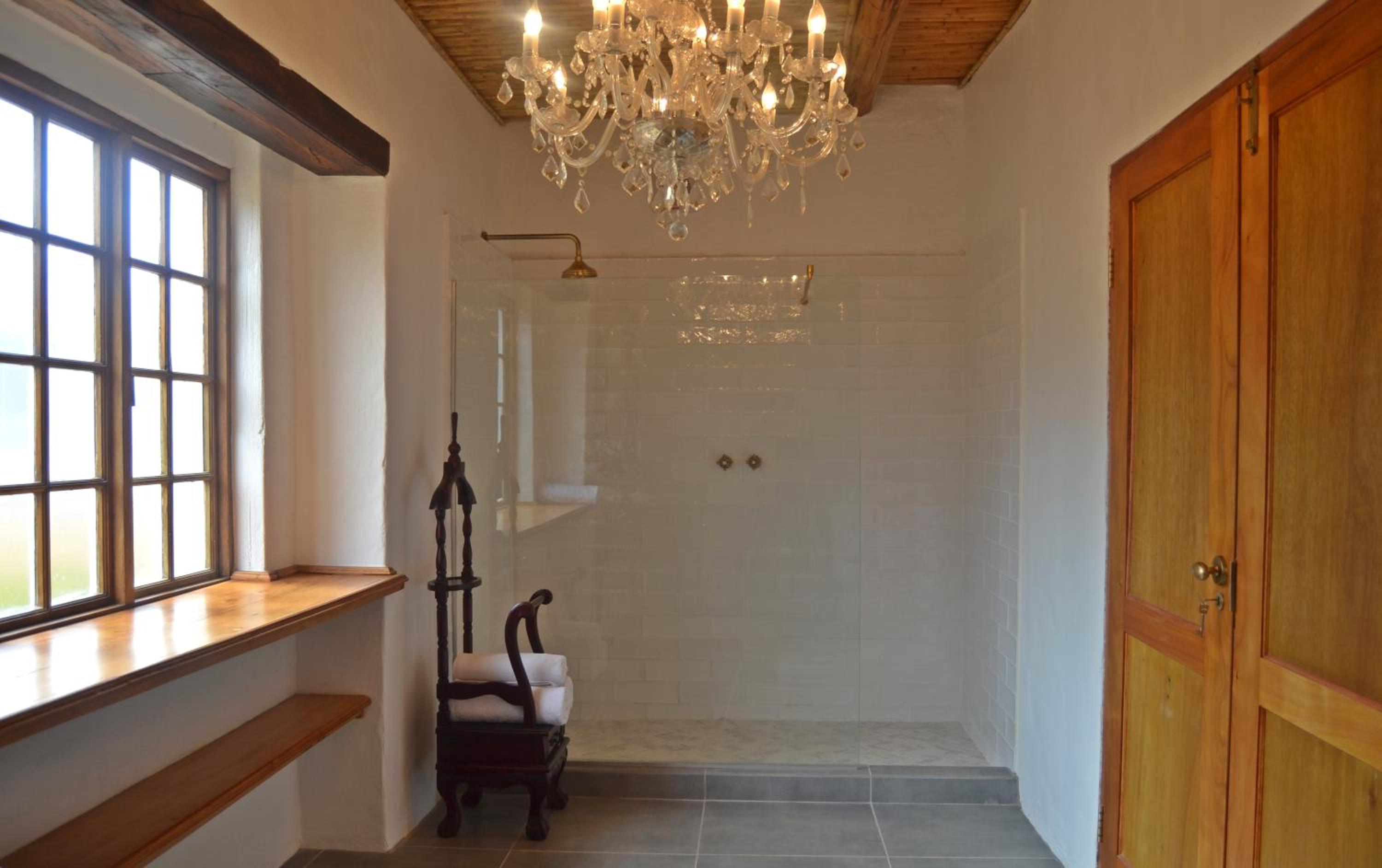 Suite - Photo 3