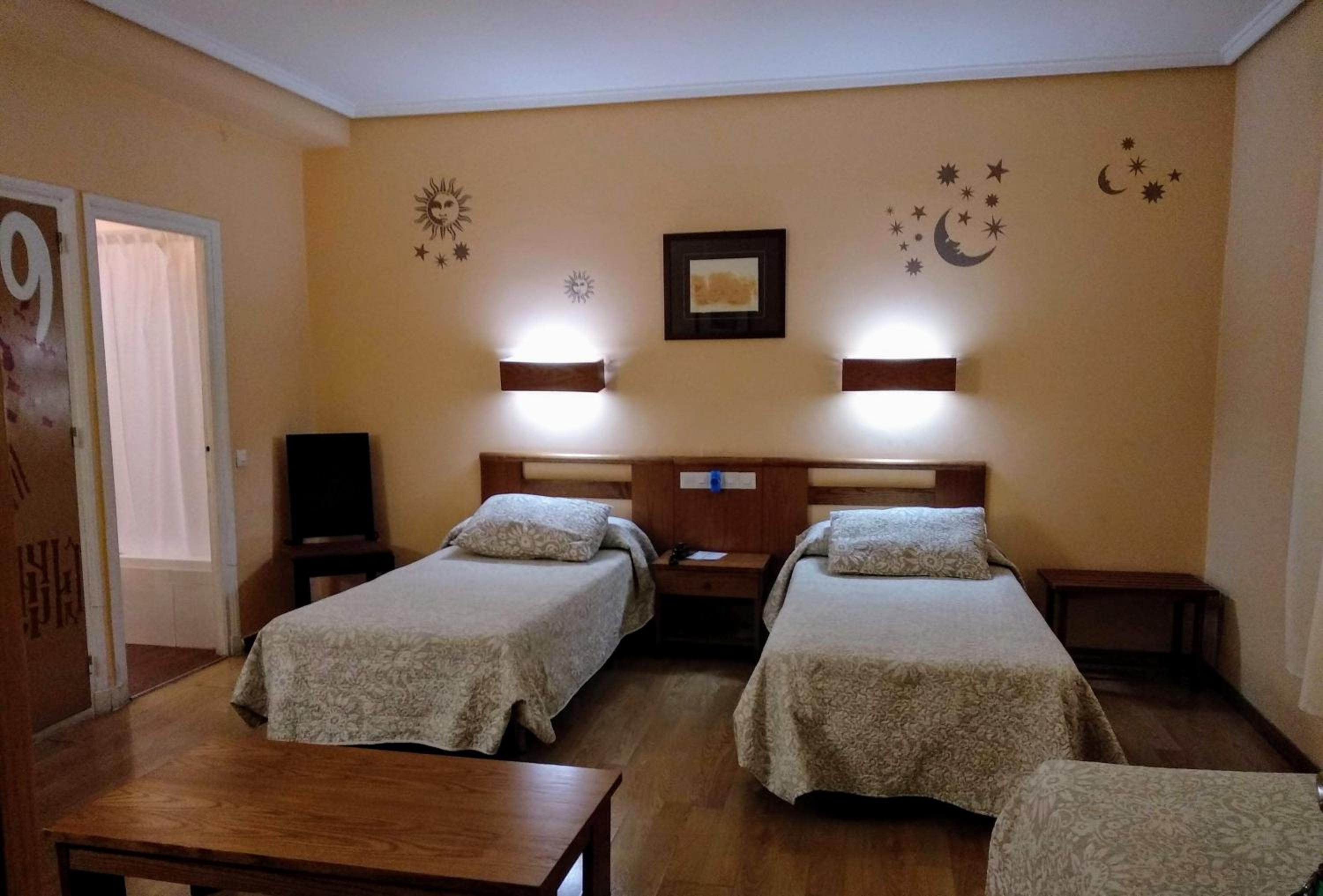 Triple Room - Photo 2