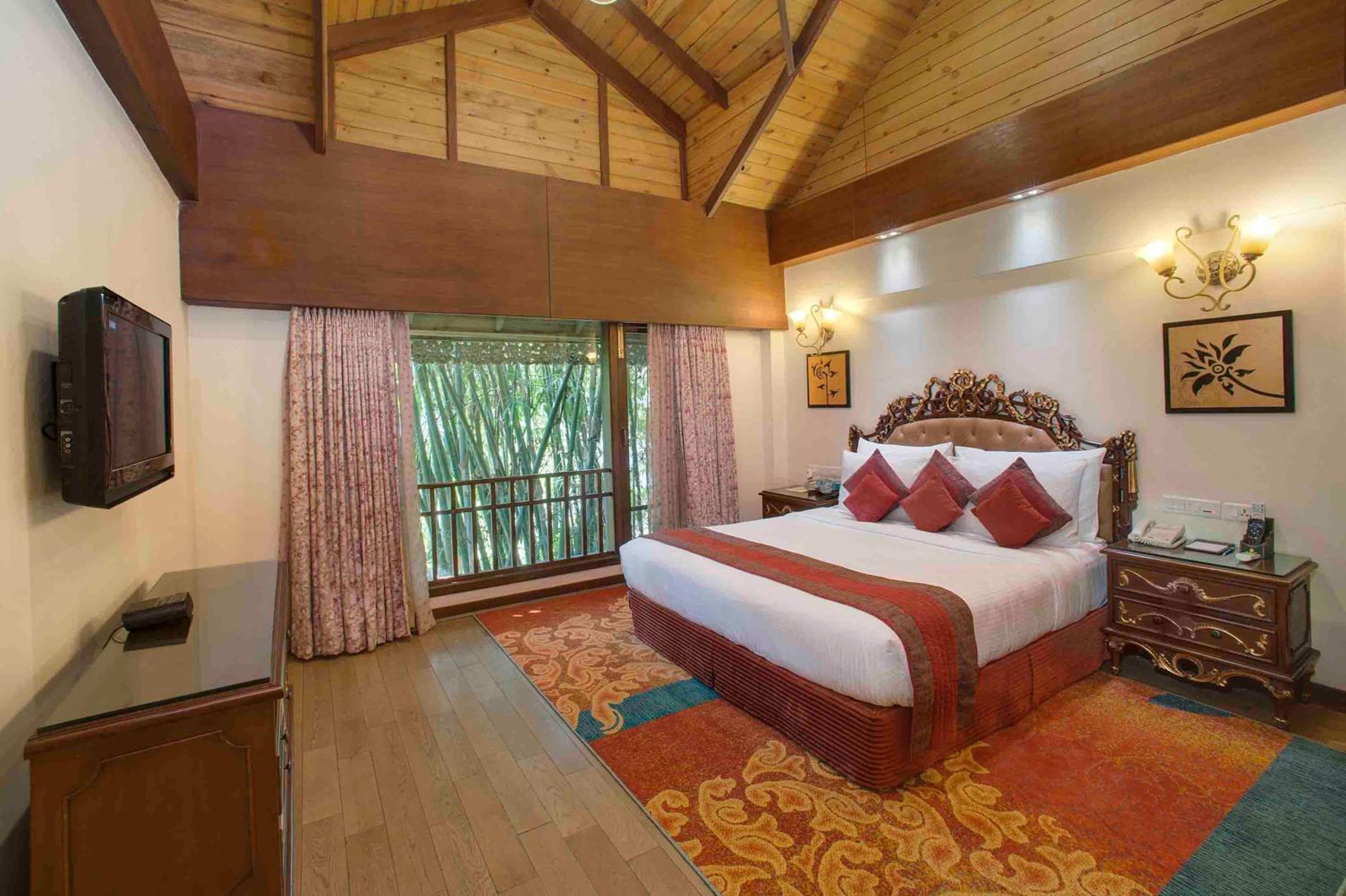 Crown Villa - 10% Discount on Foods & Soft Beverages* | 15% Discounts on Laundry Services* | INR 500 spa credit during your stay on selective Massage services. TnC Apply.* | Free Minibar - 2 cans of soft Beverages (Once on Arrival)