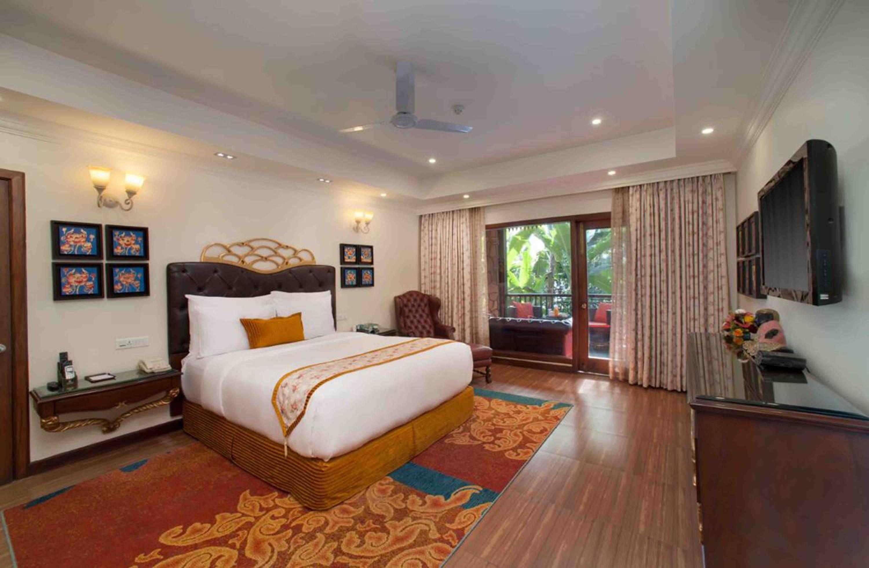 Grand Villa - 10% Discount on Foods & Soft Beverages* | 15% Discounts on Laundry Services* | INR 500 spa credit during your stay on selective Massage services. TnC Apply.* | Free Minibar - 2 cans of soft Beverages (Once on Arrival) - Photo 5