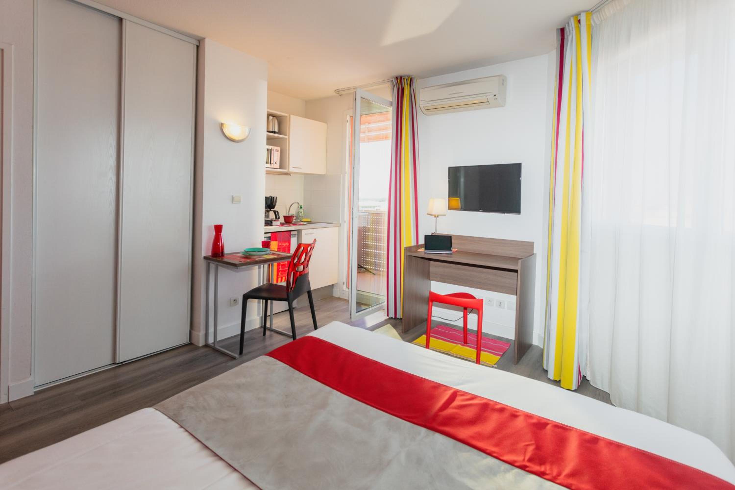 Comfort Studio Double with Balcony - Photo 14