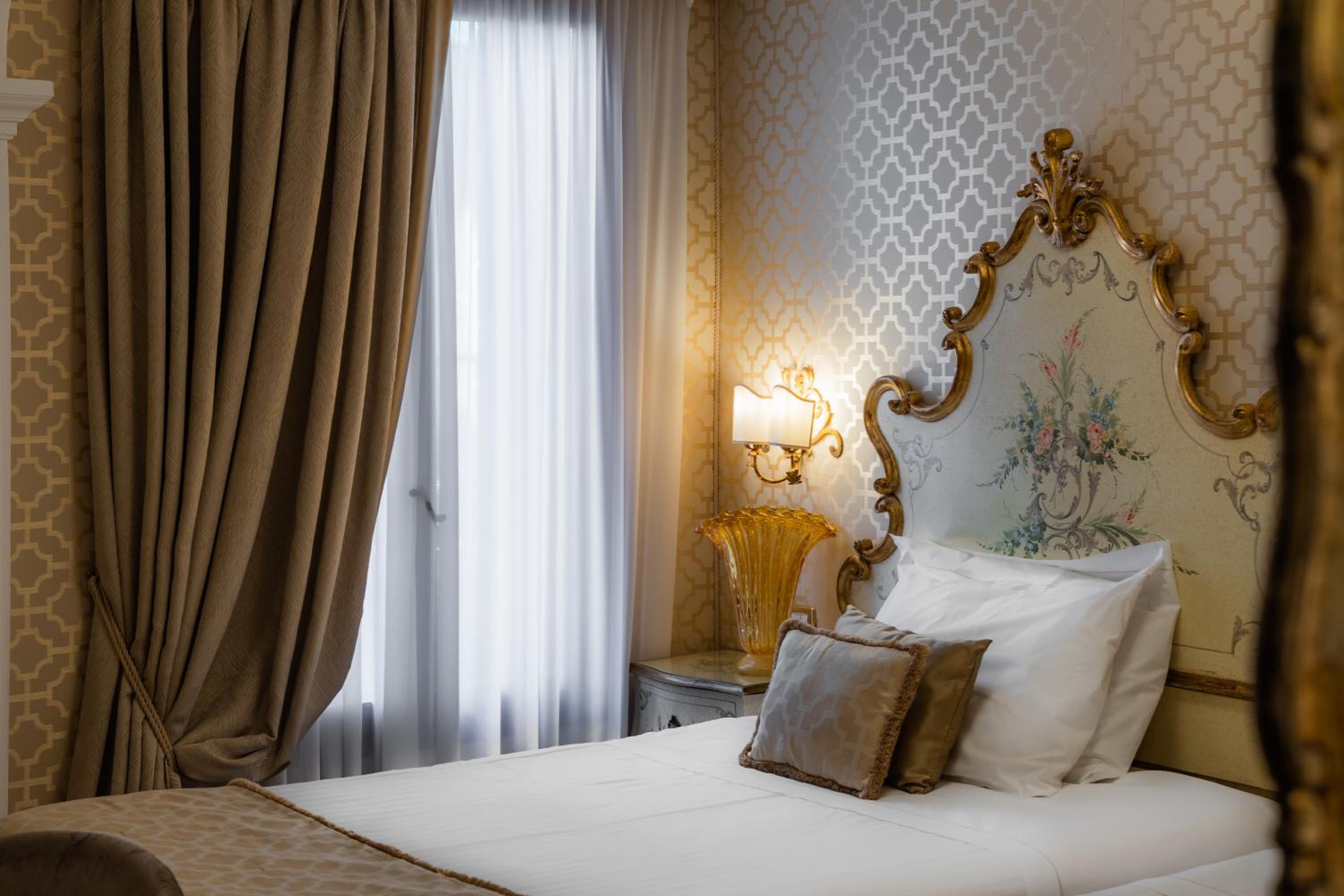 Triple Room thumbnail 5