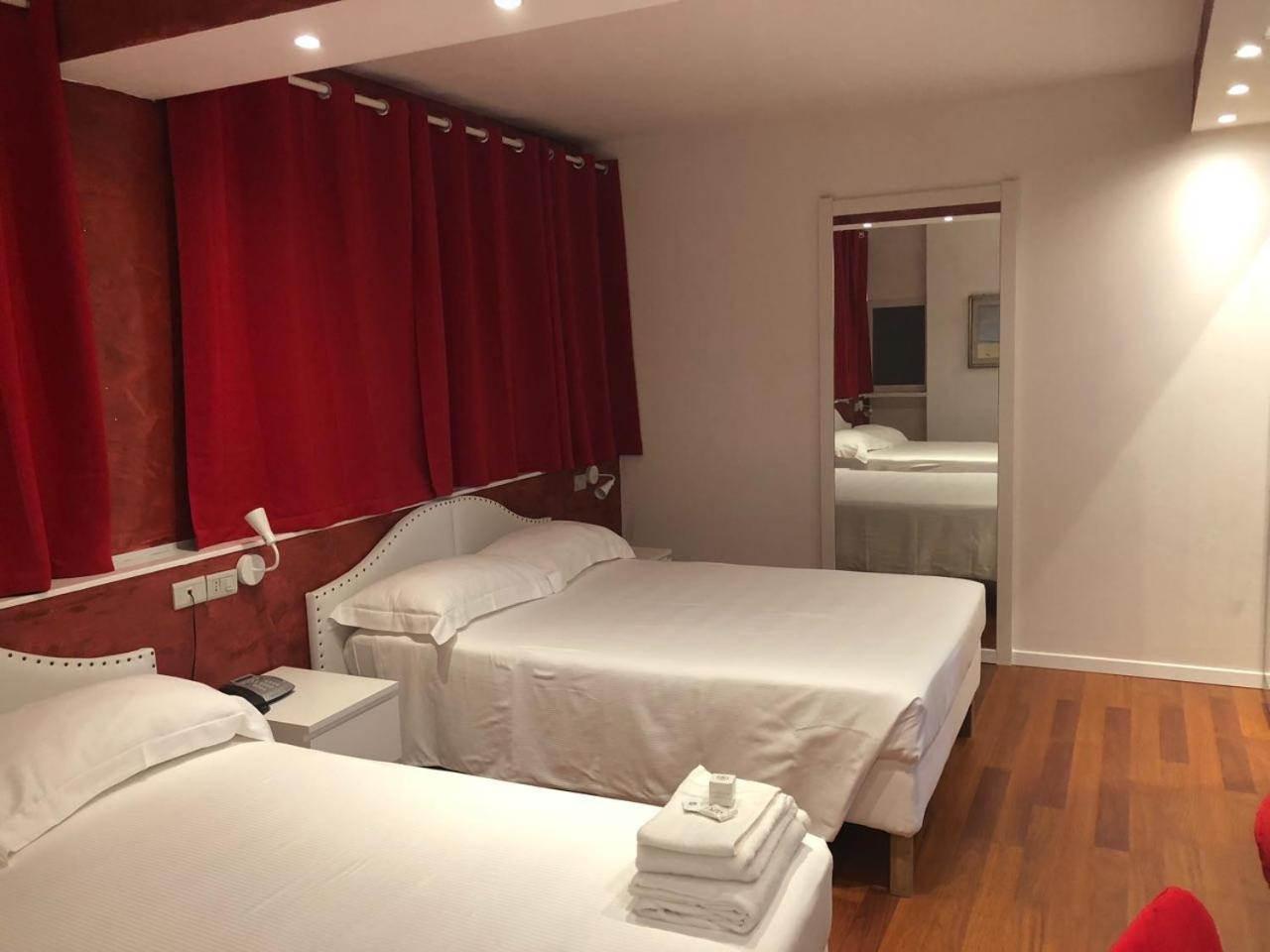 Classic Quadruple Room photo 2
