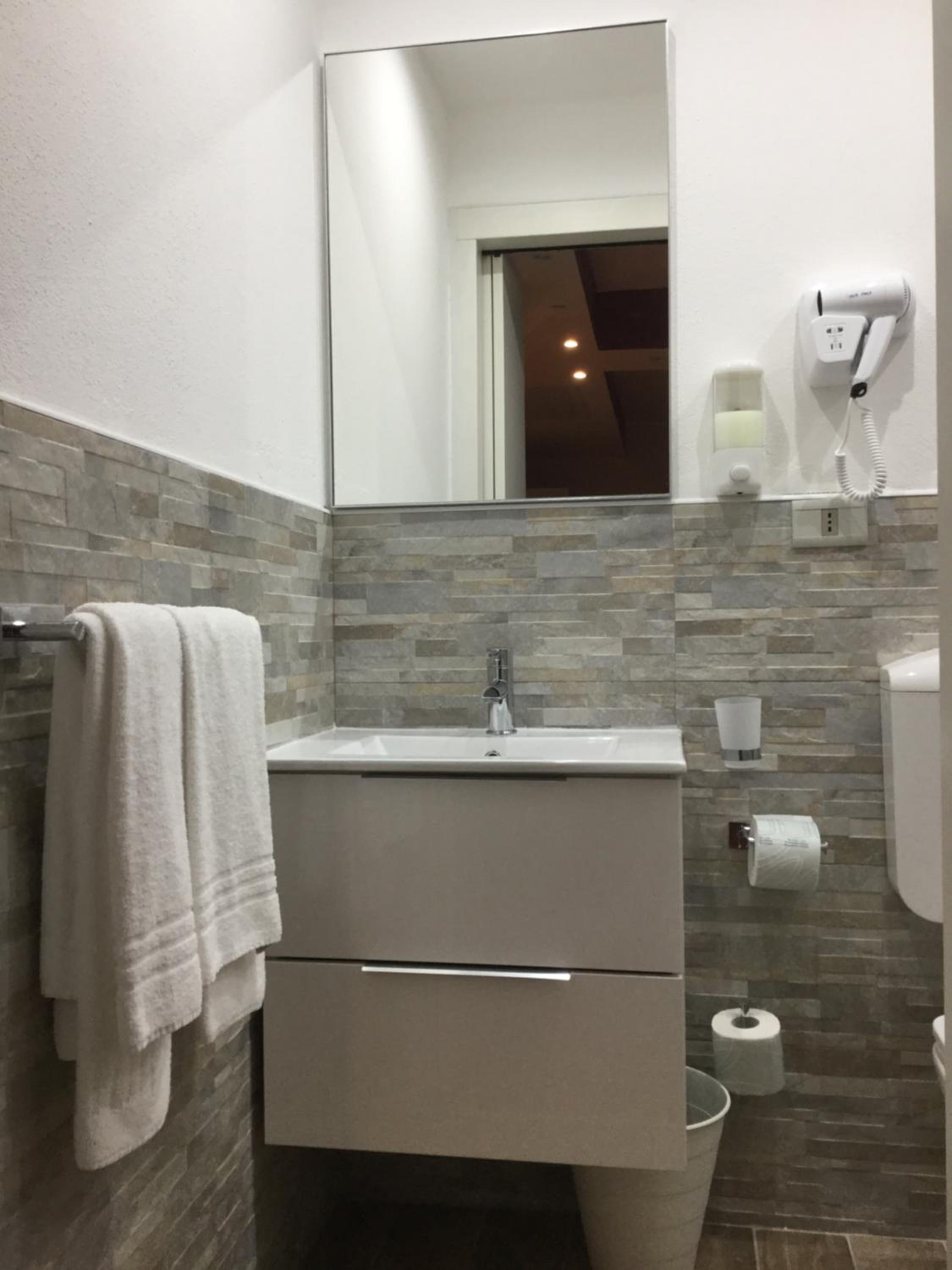 Classic Quadruple Room photo 3
