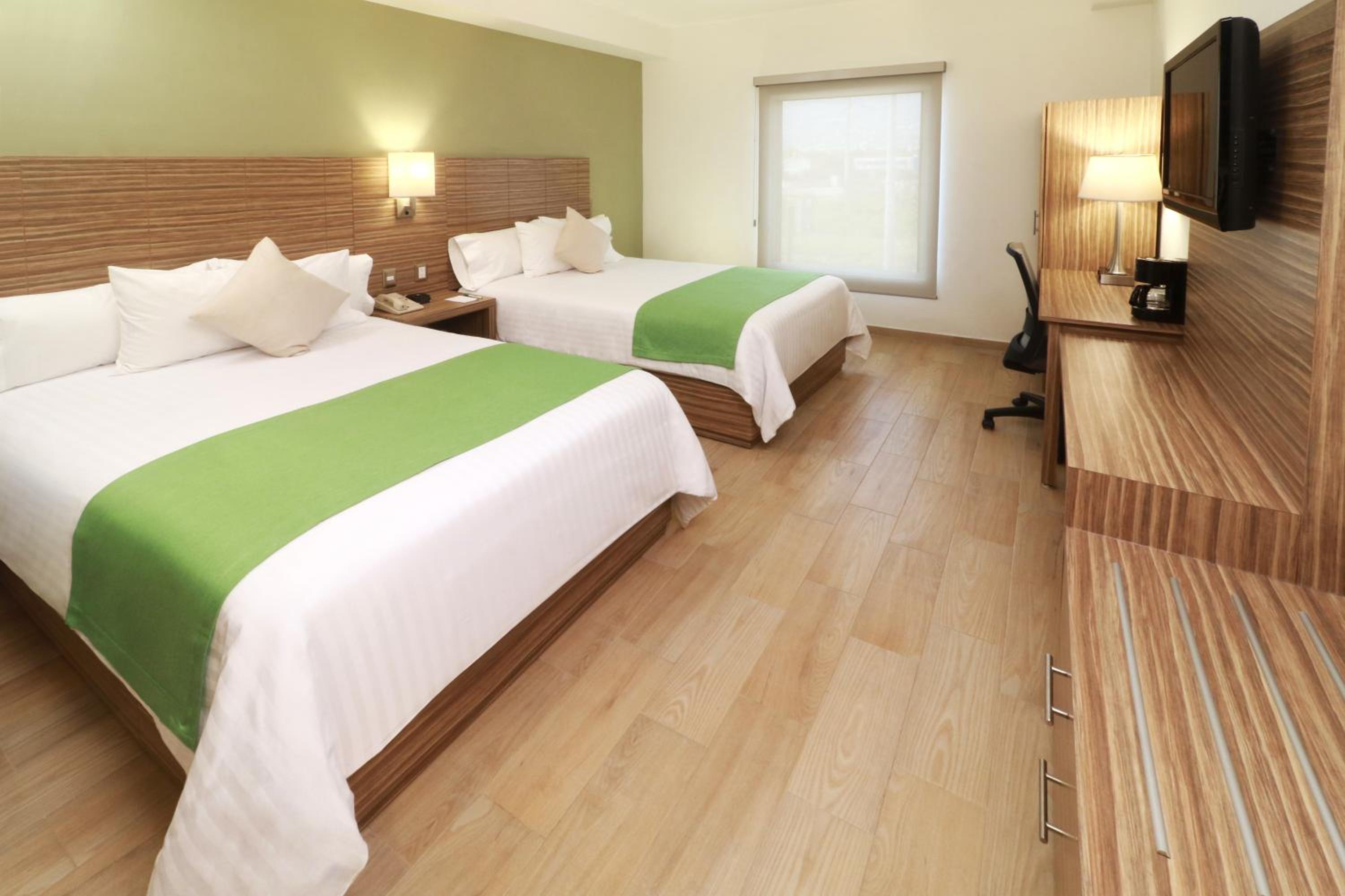 Double Room with Two Double Beds - Photo 1