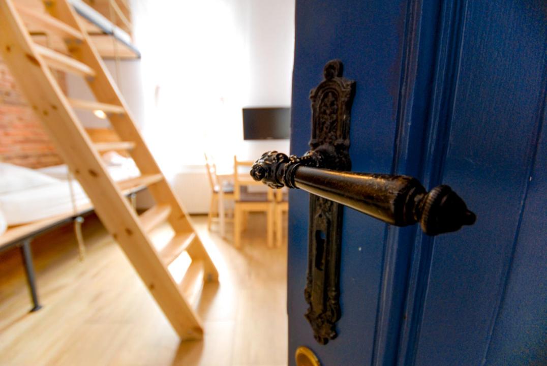 Studio Apartment photo 1