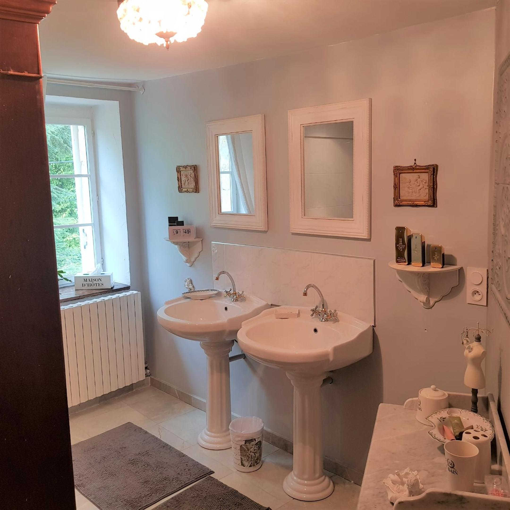 Triple Room with Private Bathroom photo 2