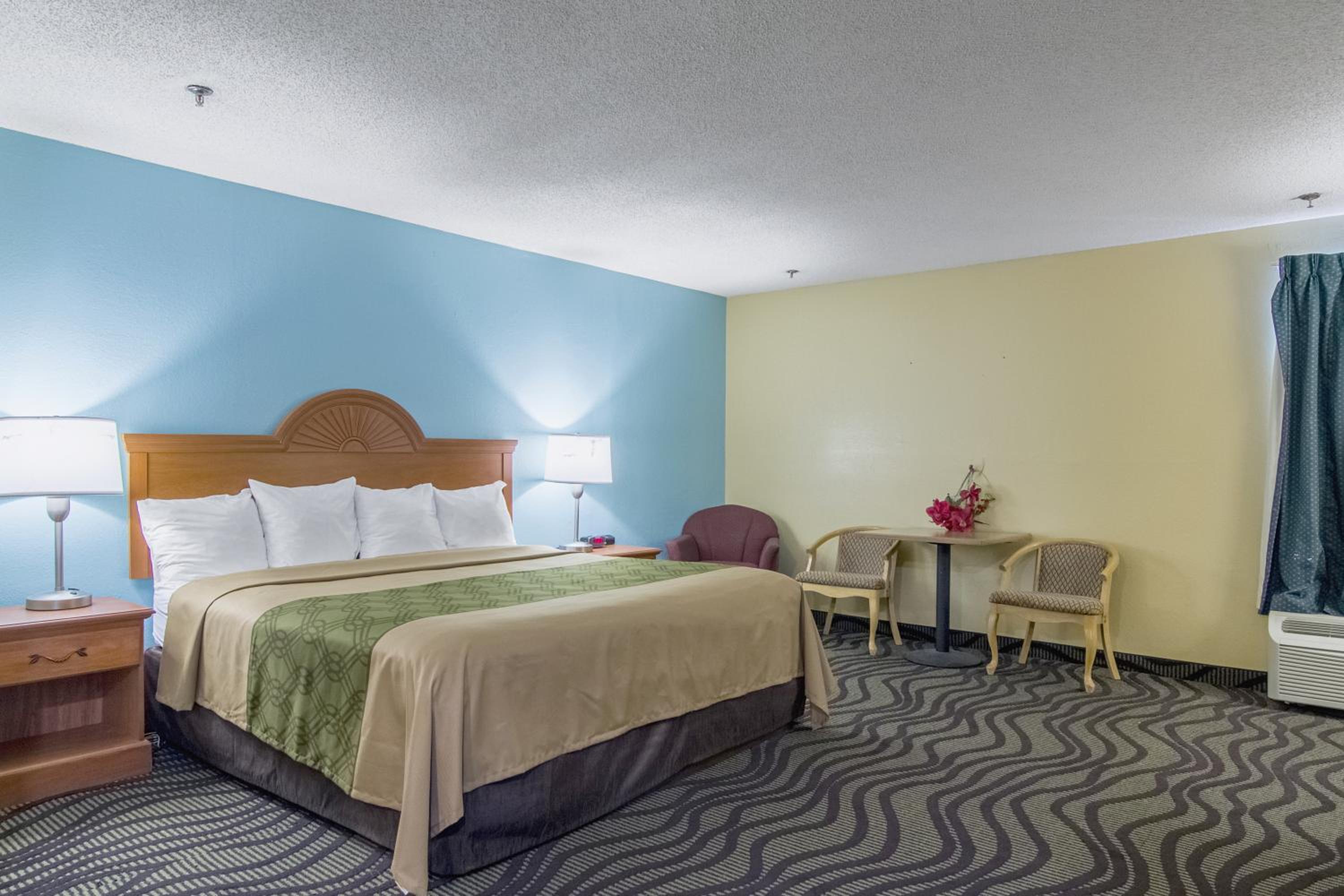 King Room - Disability Access/Non-Smoking - Photo 1